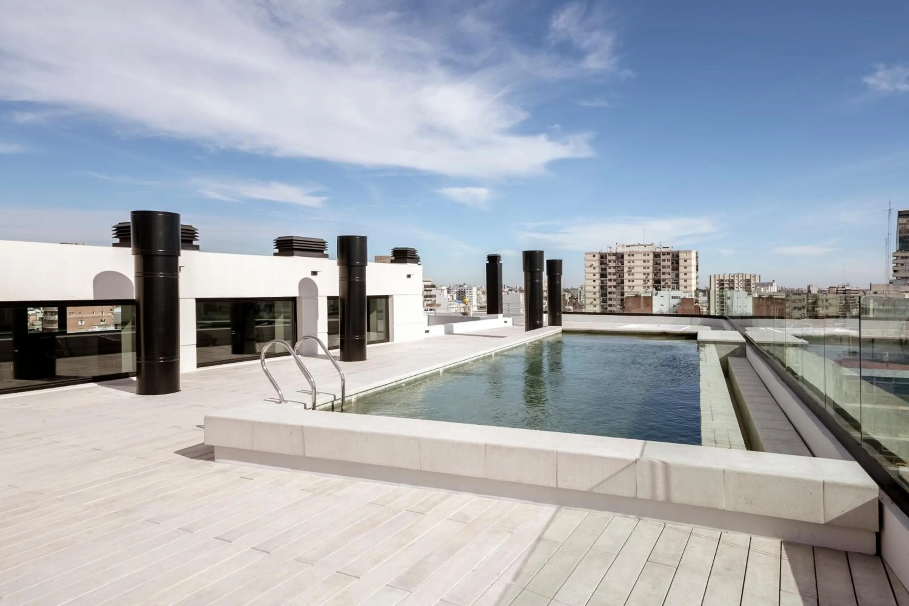 Swimming pool in Top Rentals Nuñez