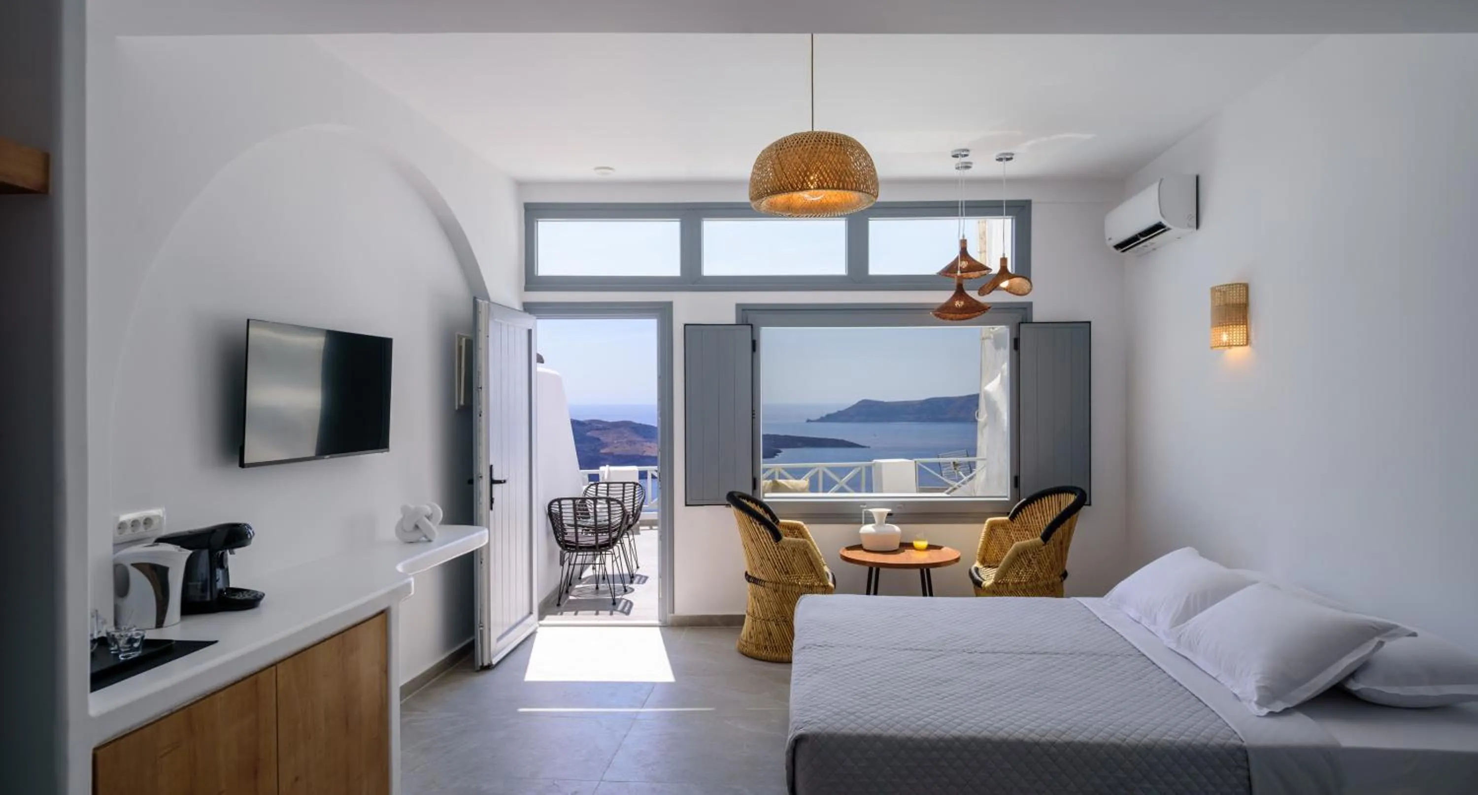 Elia Caldera Suites