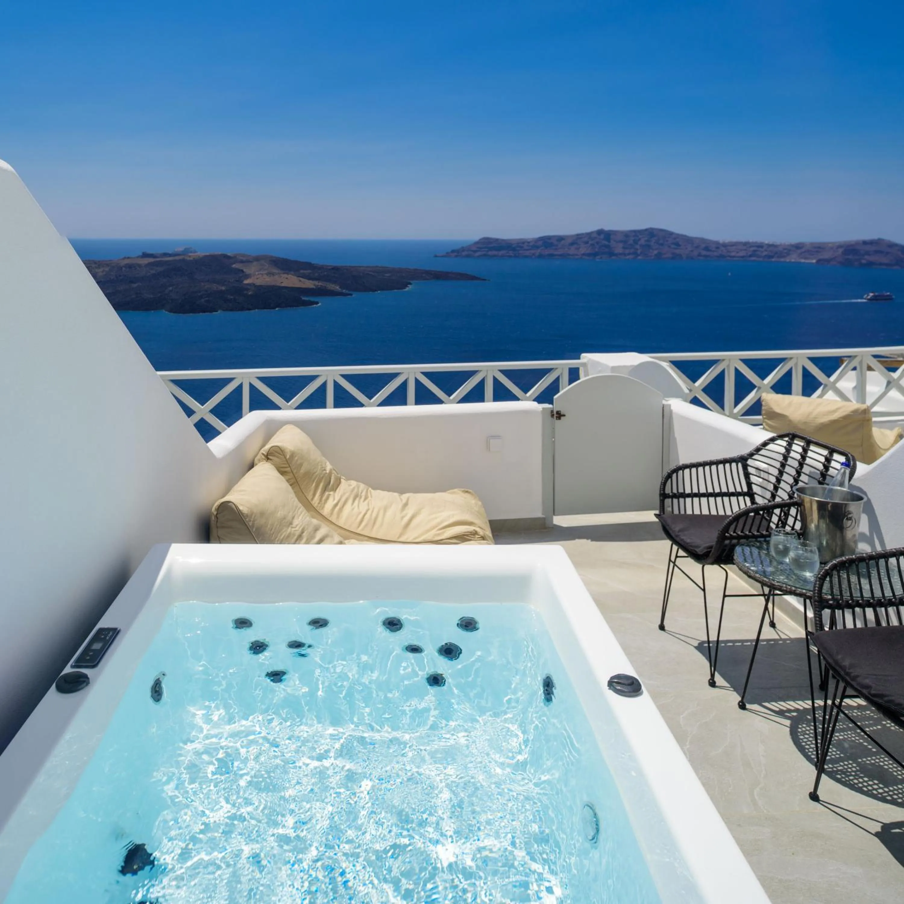 Patio in Elia Caldera Suites