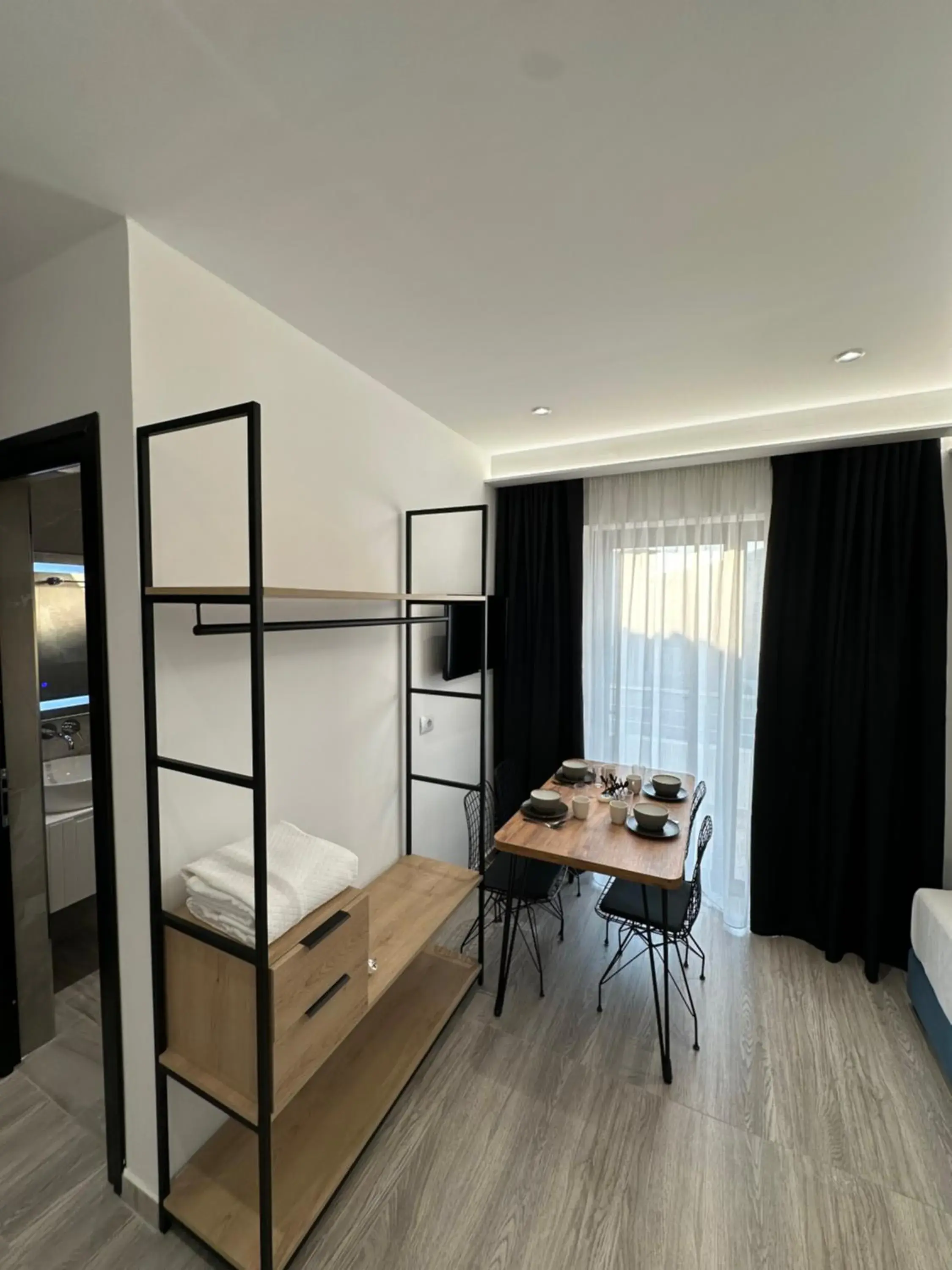 One-Bedroom Apartment with Balcony in IO's Apartments One-Bedroom Apartment with Balcony in IO's Apartments