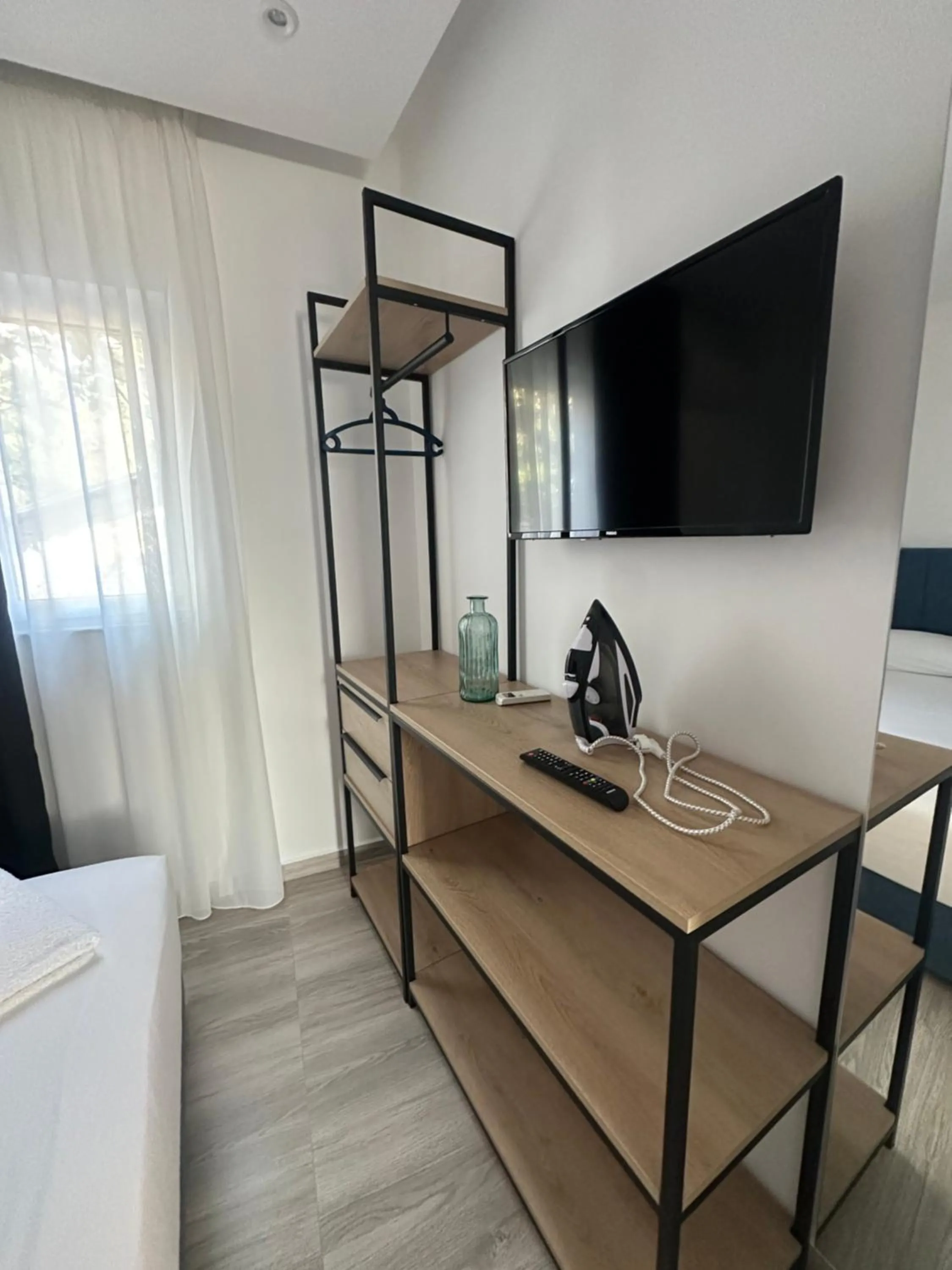 IO's Apartments