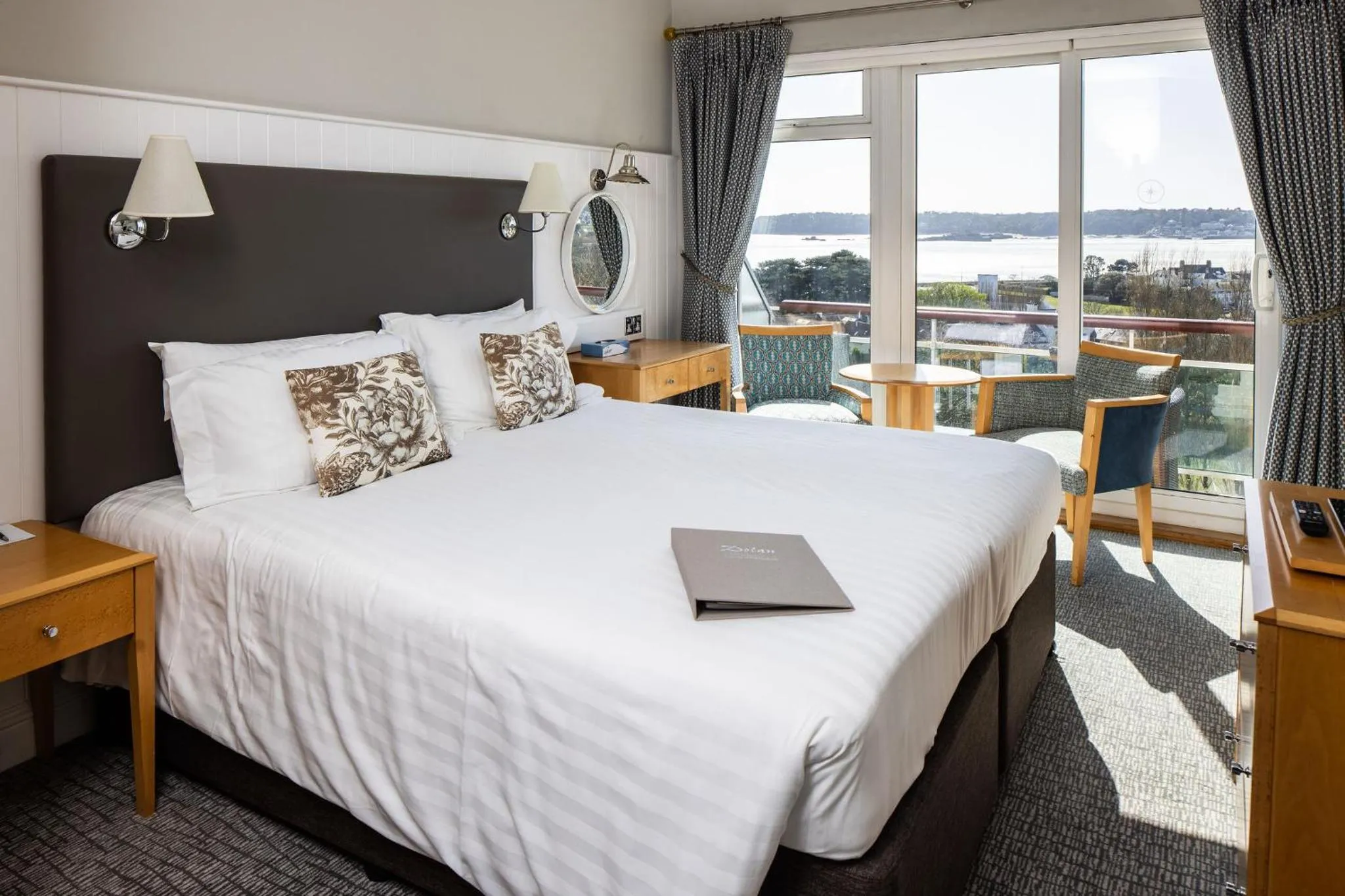 Bedroom, Bed in Hotel Cristina