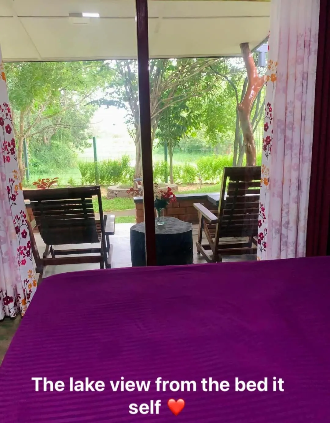 Bed in Lake Front Cottage & Authentic Local Restaurant
