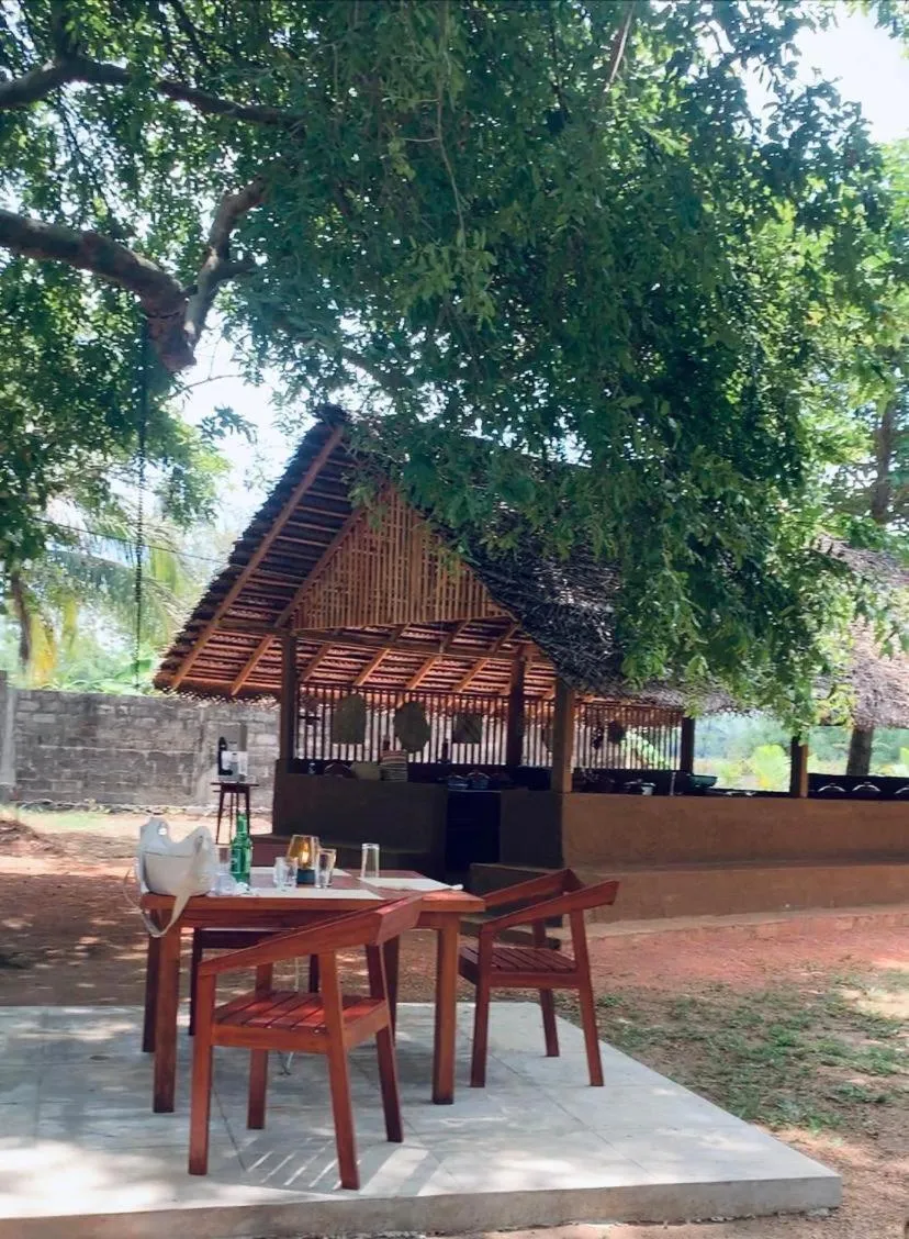 Lake Front Cottage & Authentic Local Restaurant