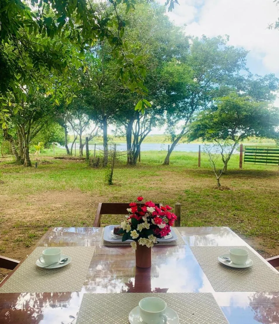 Lake Front Cottage & Authentic Local Restaurant