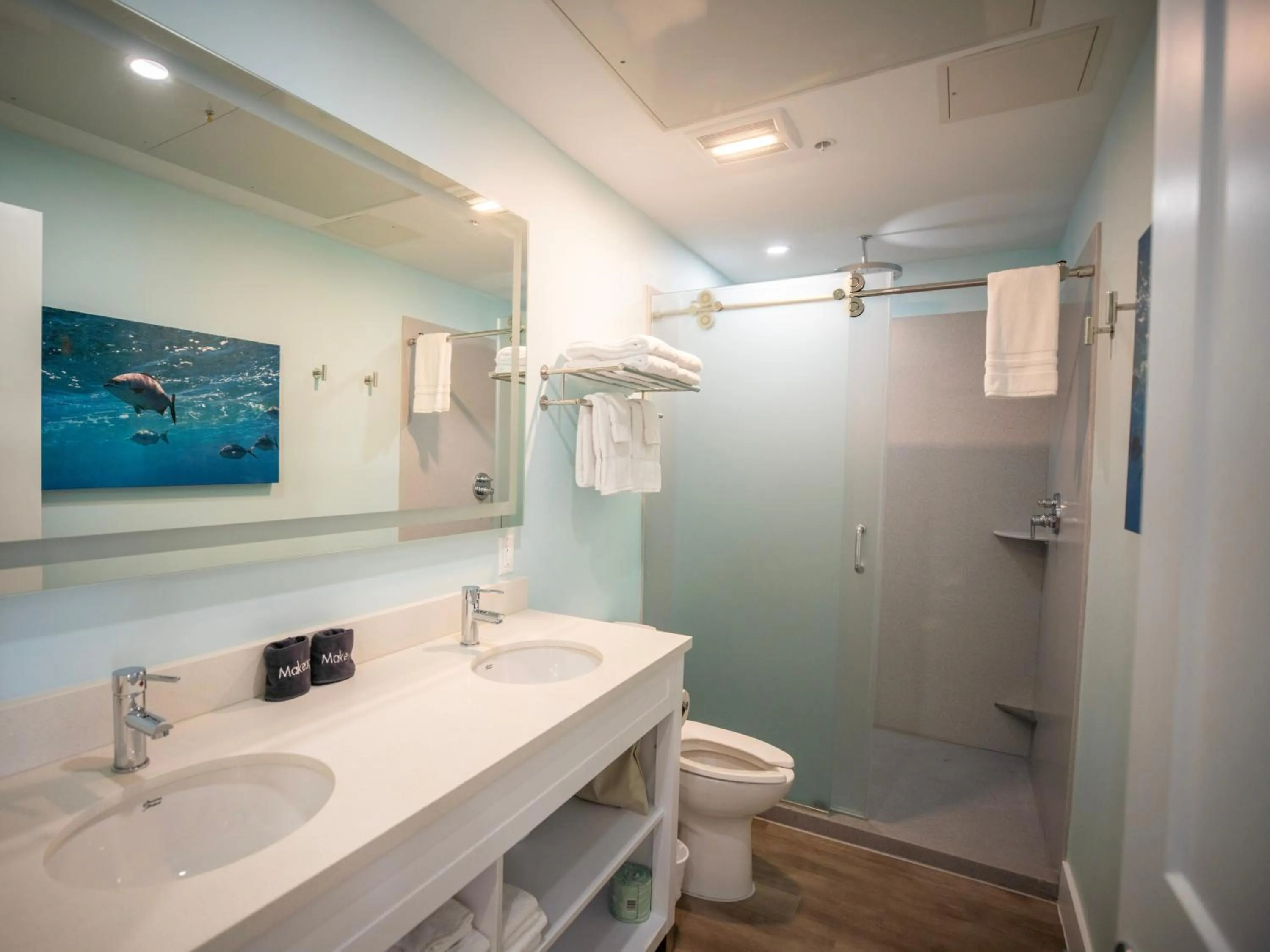 Bathroom in Sugarloaf Key Hotel at KOA Resort