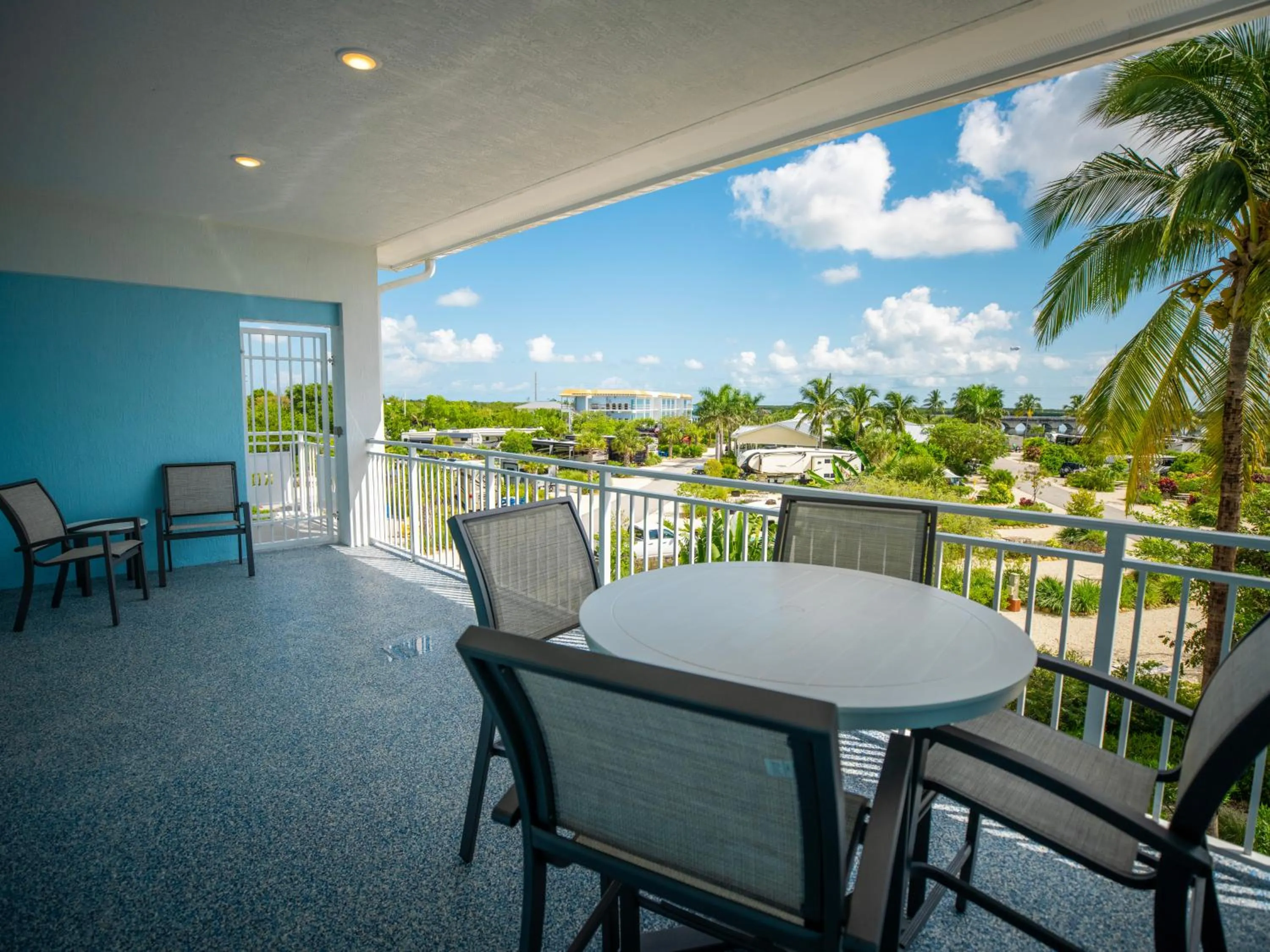 Balcony/Terrace in Sugarloaf Key Hotel at KOA Resort
