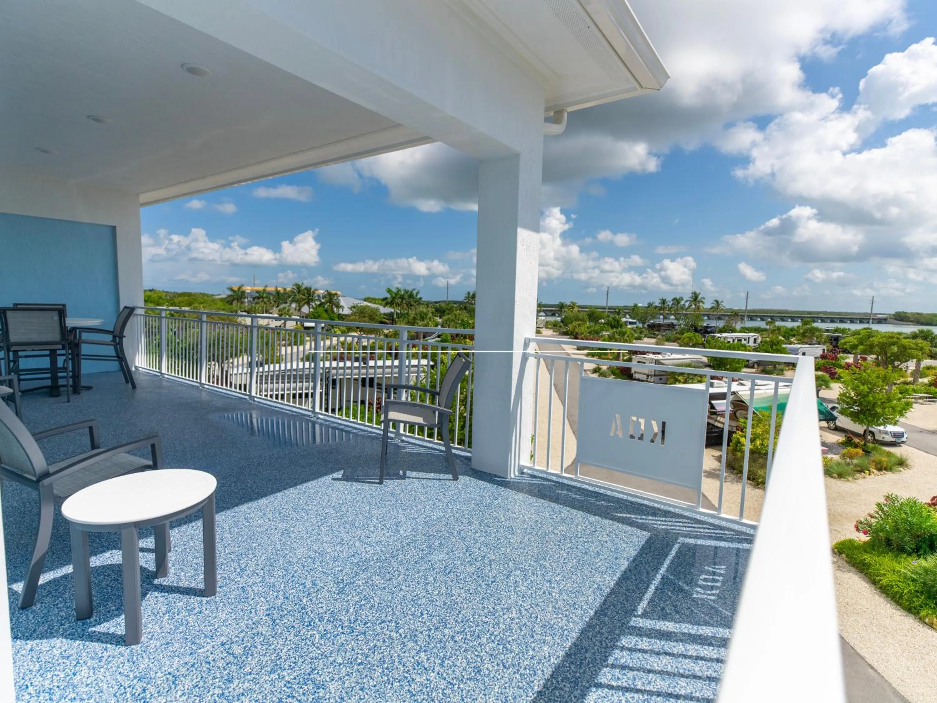 Balcony/Terrace in Sugarloaf Key Hotel at KOA Resort