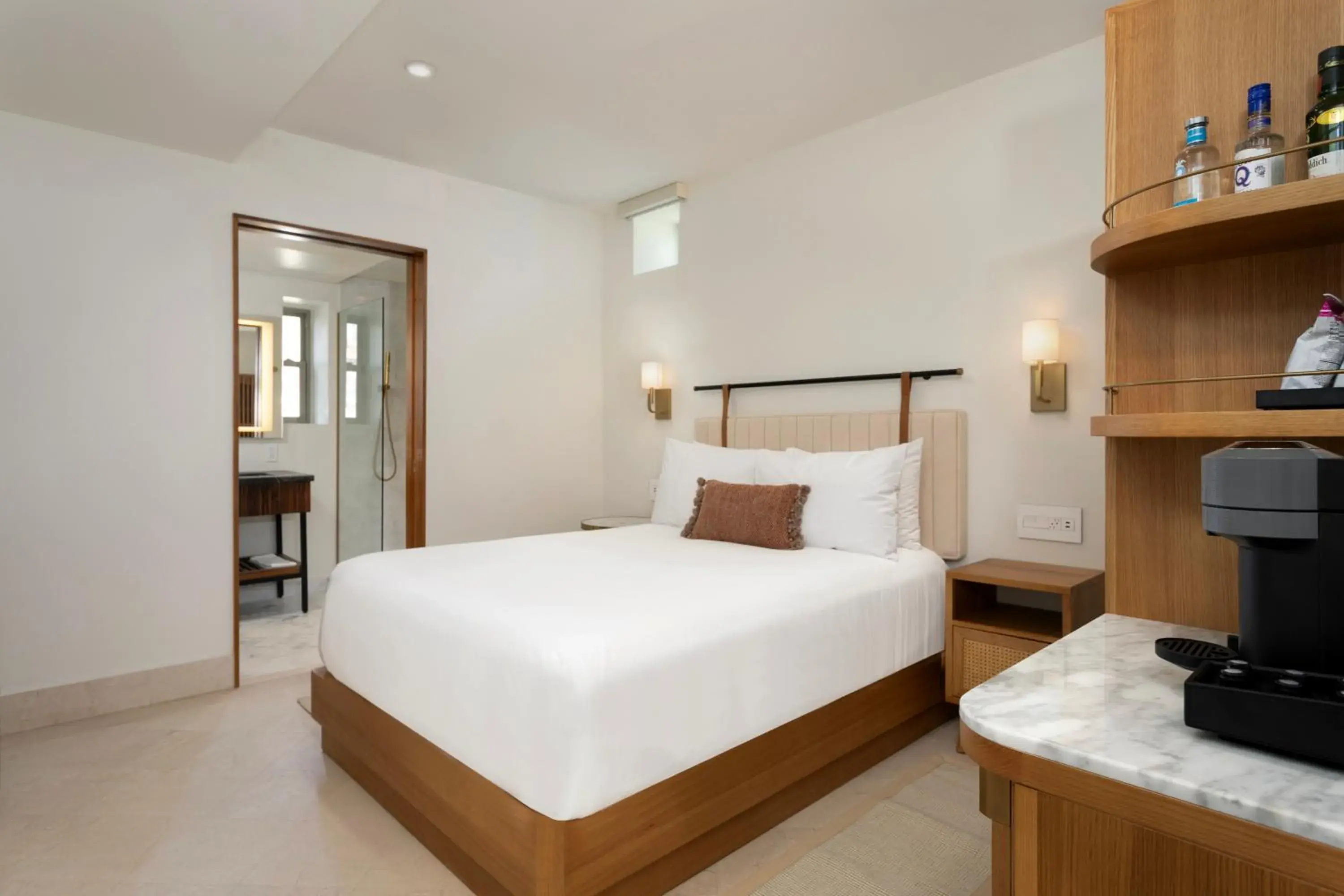 Queen Room - Disability Access in Alma San Juan Queen Room - Disability Access in Alma San Juan