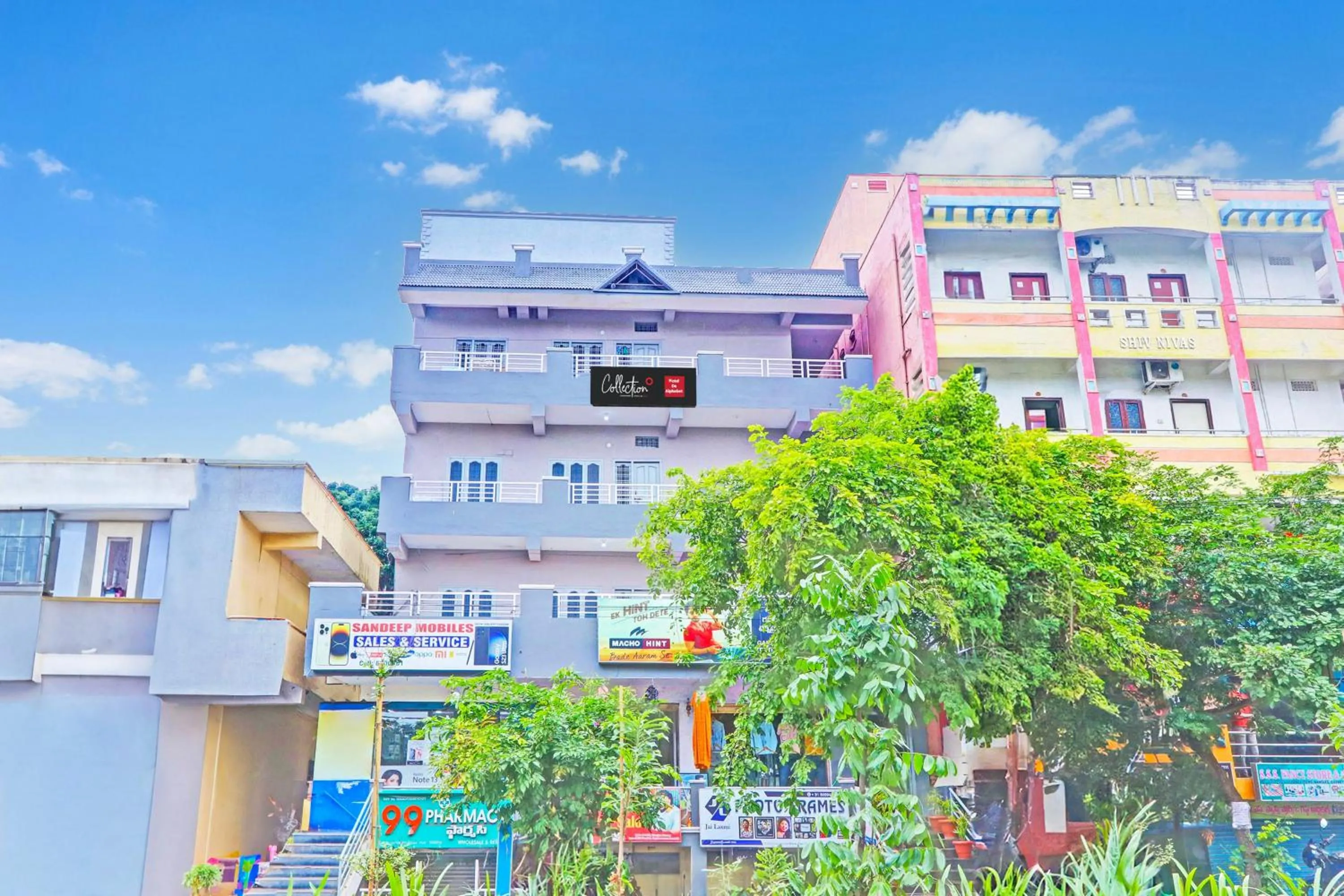 Facade/entrance in Collection O De Alphabet Hotel UMCC