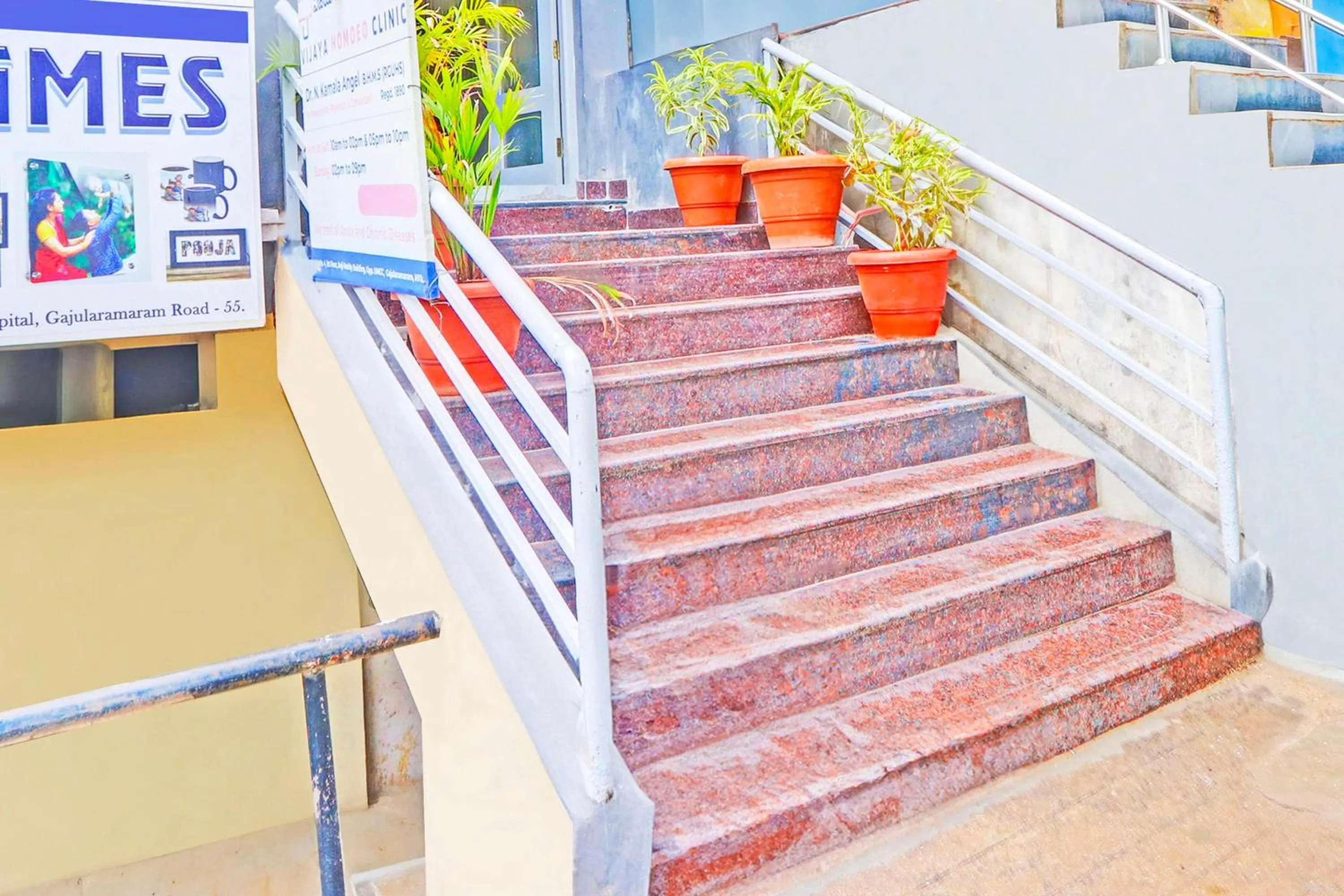 Facade/entrance in Collection O De Alphabet Hotel UMCC