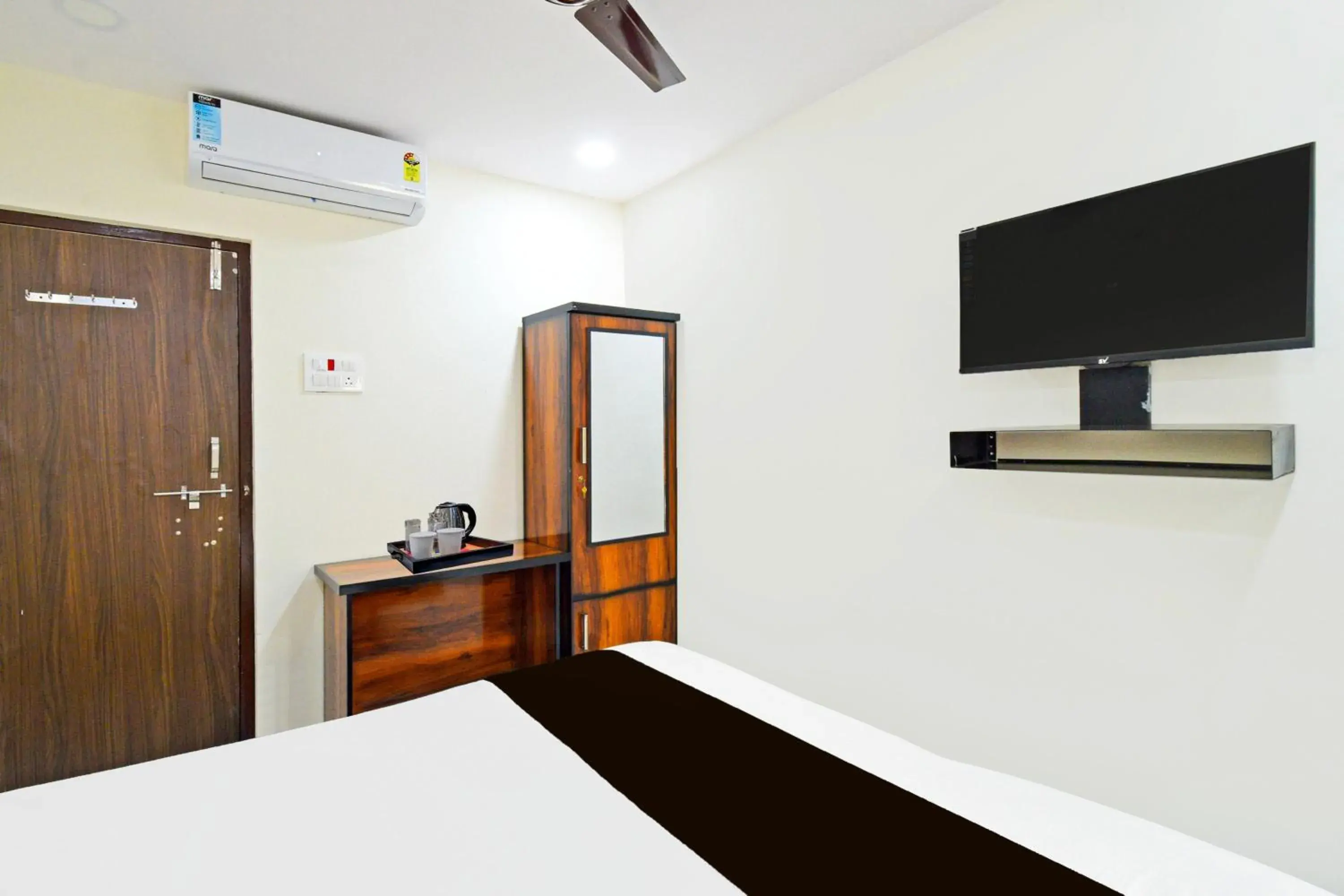 Bedroom in Super Collection O Jagadgirigutta Road Bedroom in Super Collection O Jagadgirigutta Road