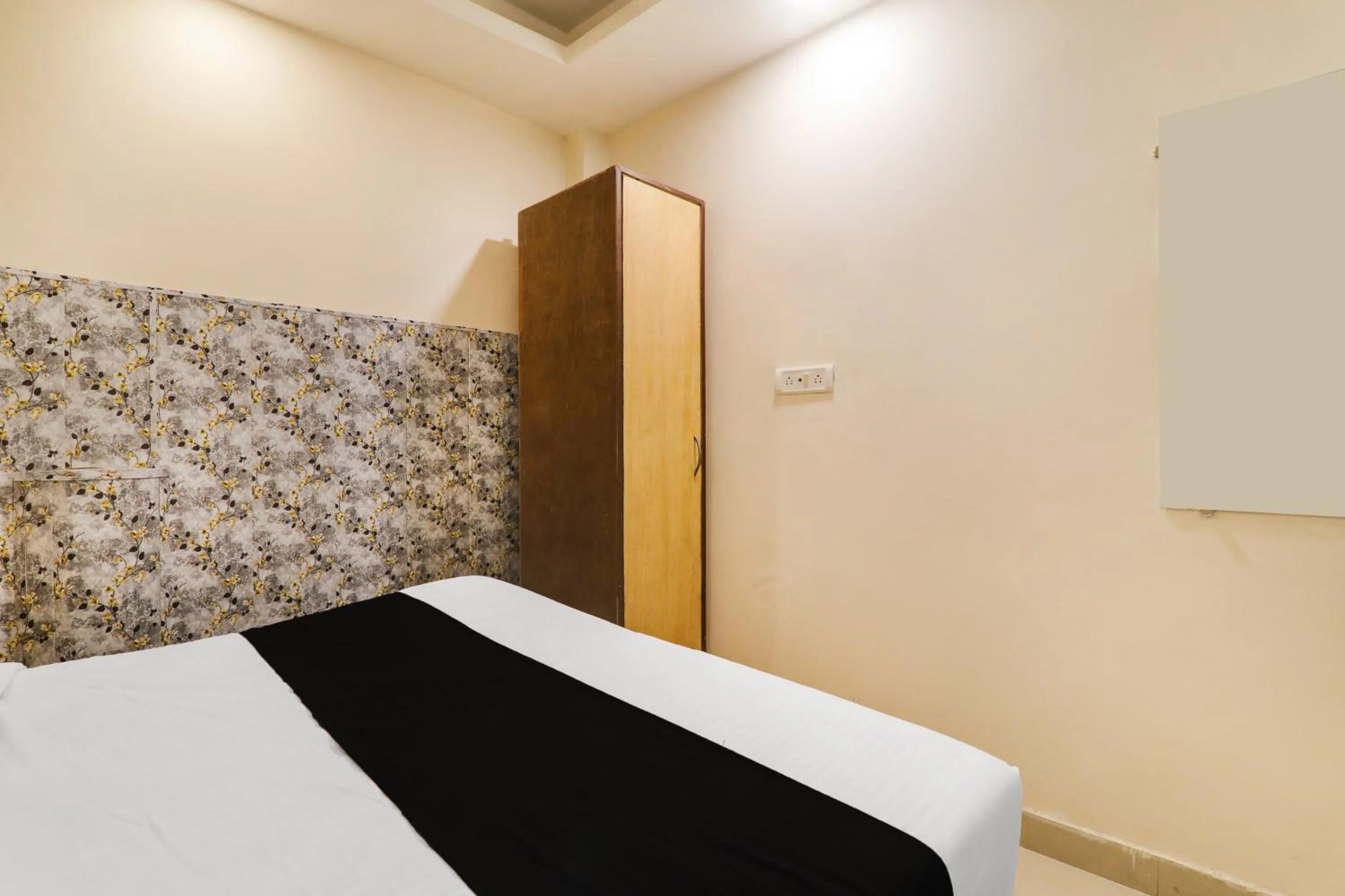 Bedroom, Bed in Hotel O TJ INTERNATIONAL