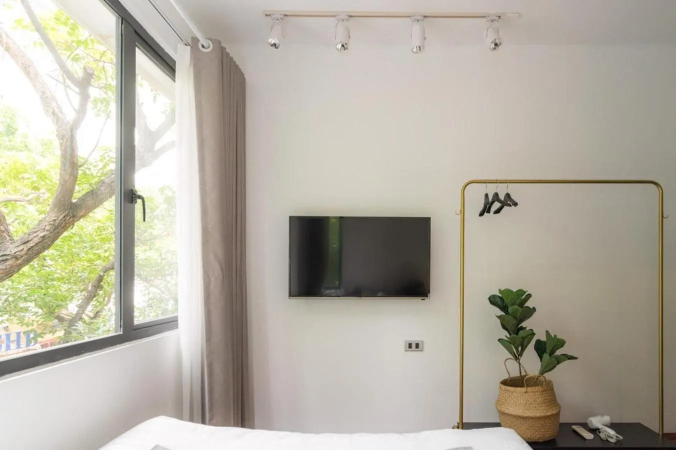 TV and multimedia, Bed in Drumie Home - salesOTAvn