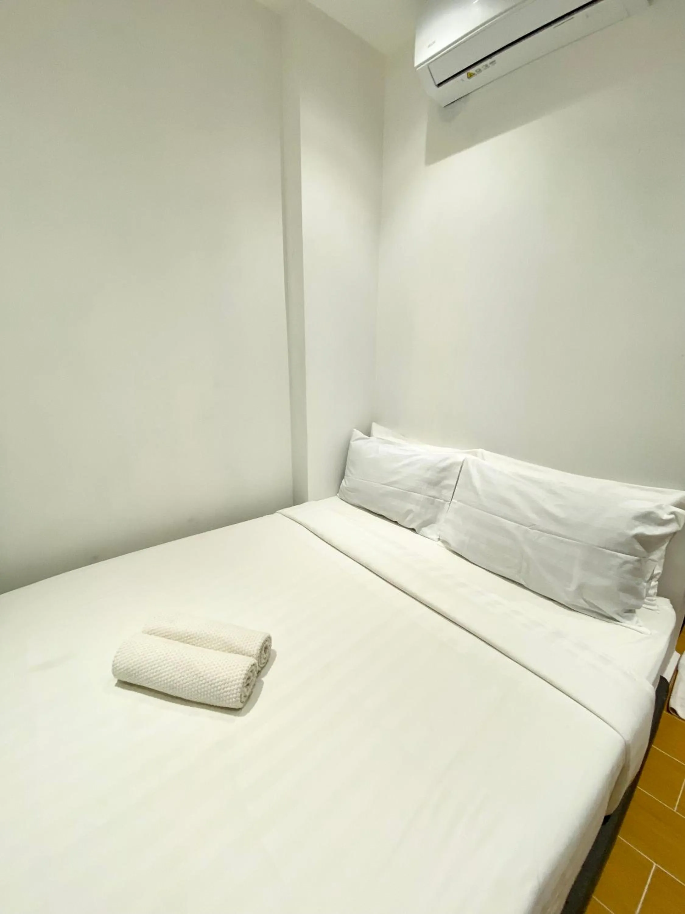 Bed in The 6N by Sky Hive