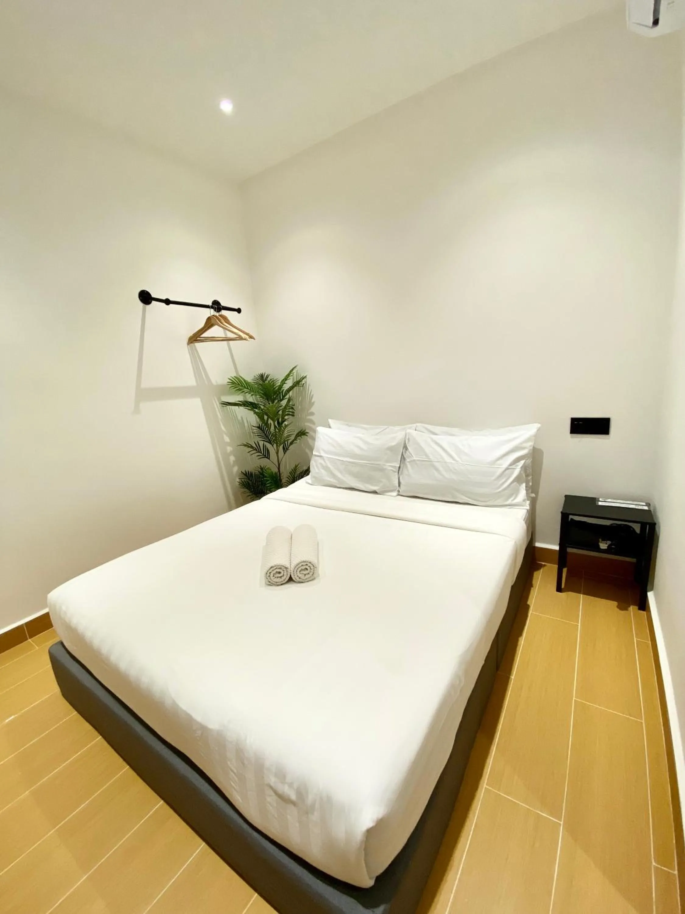 Bedroom, Bed in The 6N by Sky Hive