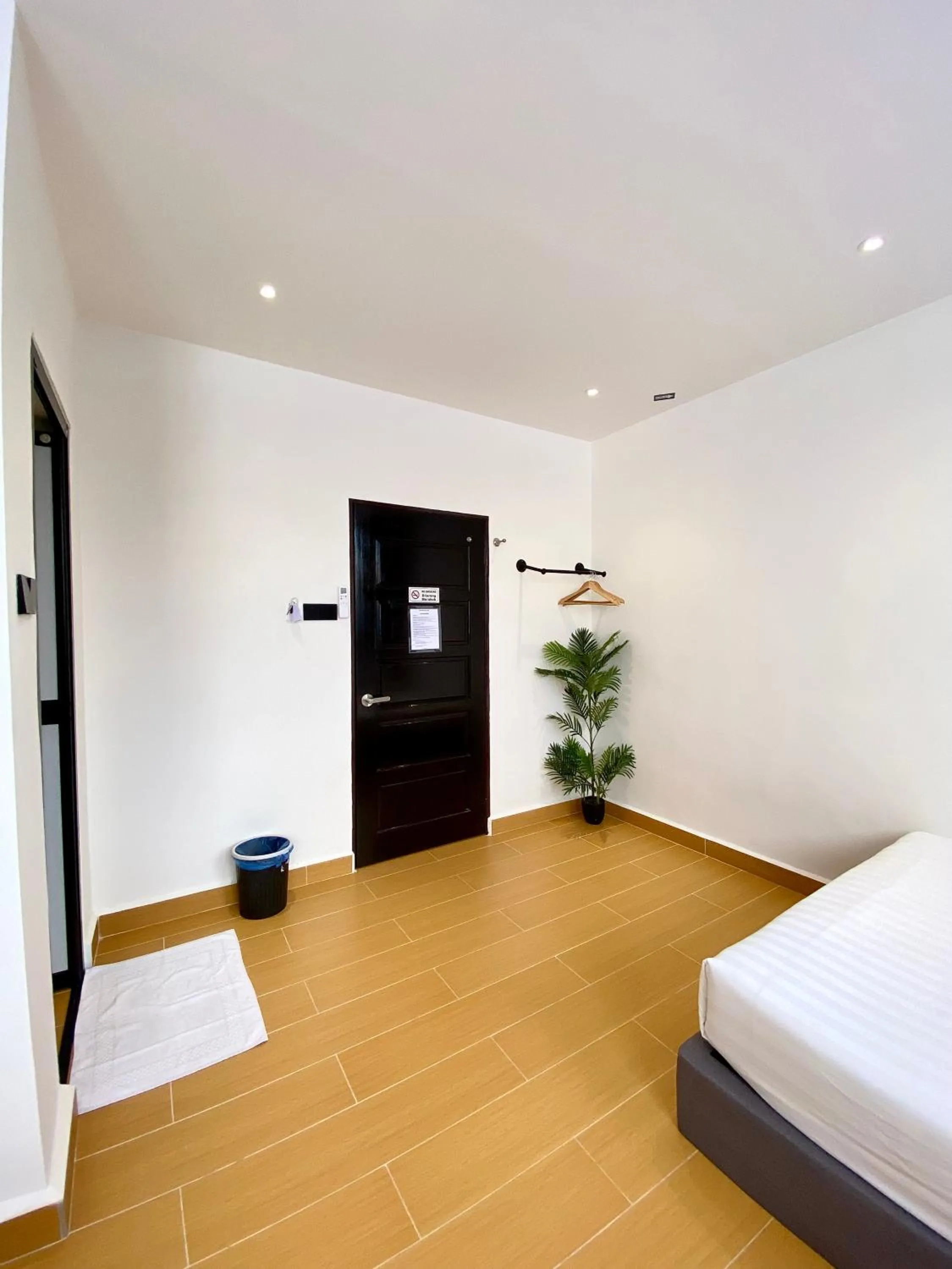 Bedroom, Bed in The 6N by Sky Hive