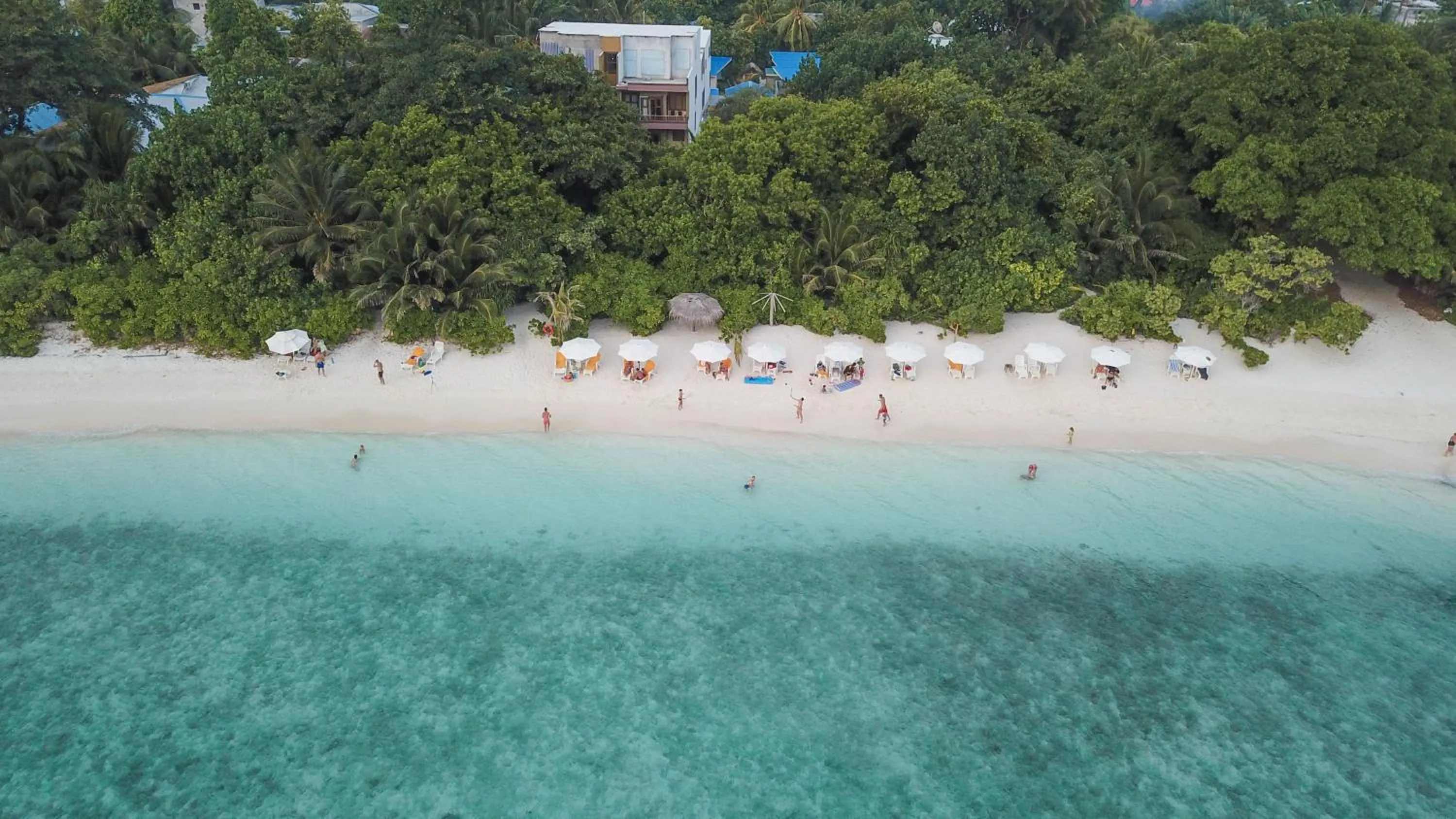 Beach in Ganduvaru Villa