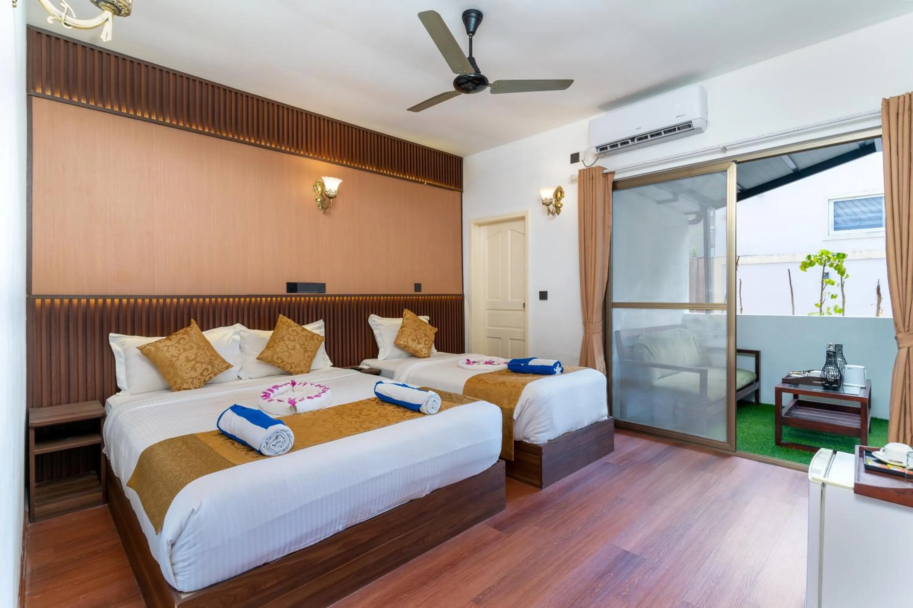 Patio, Bed in Ganduvaru Villa