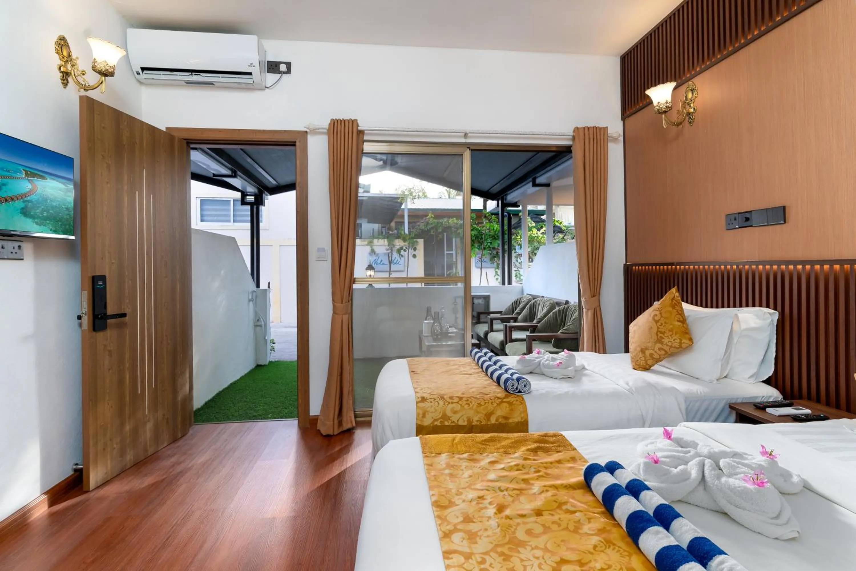 Bed in Ganduvaru Villa