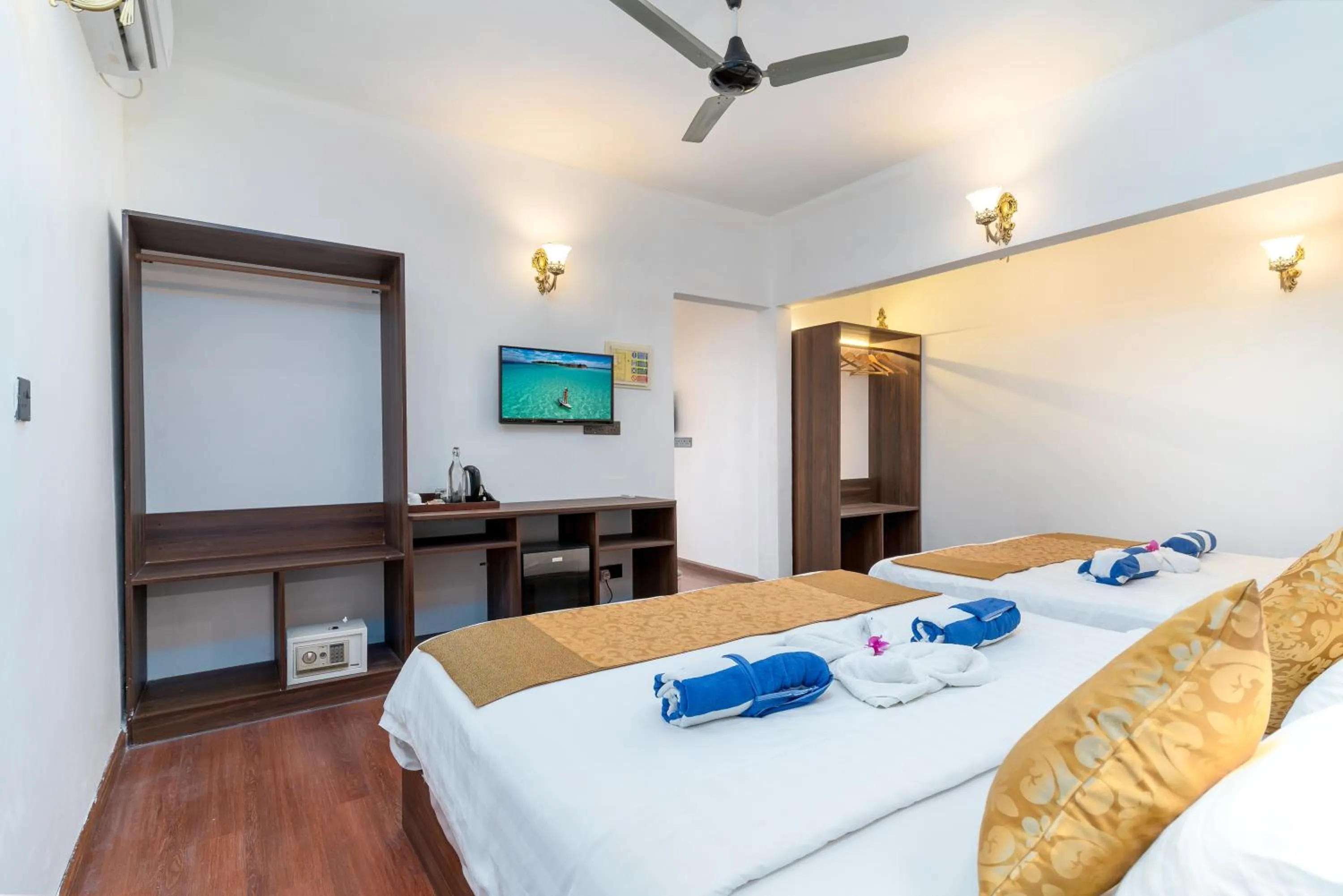 Bed in Ganduvaru Villa