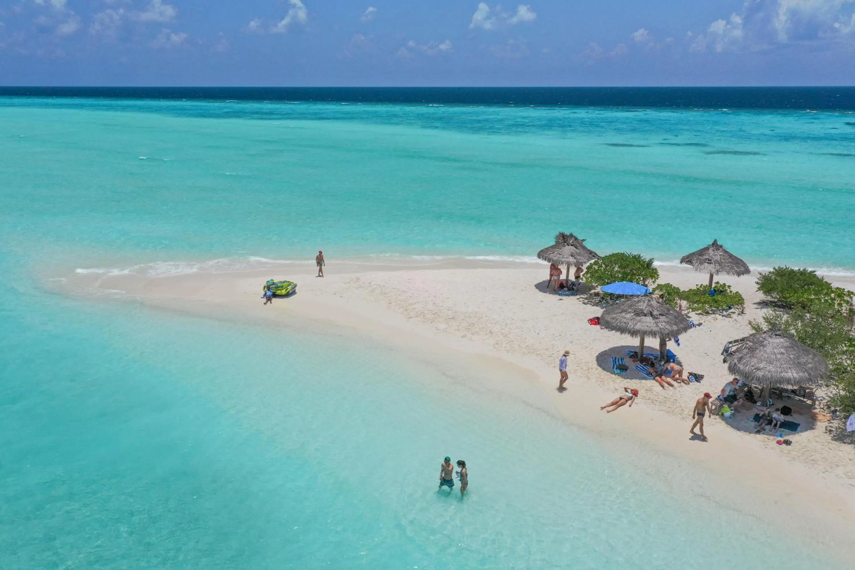 Beach in Ganduvaru Villa