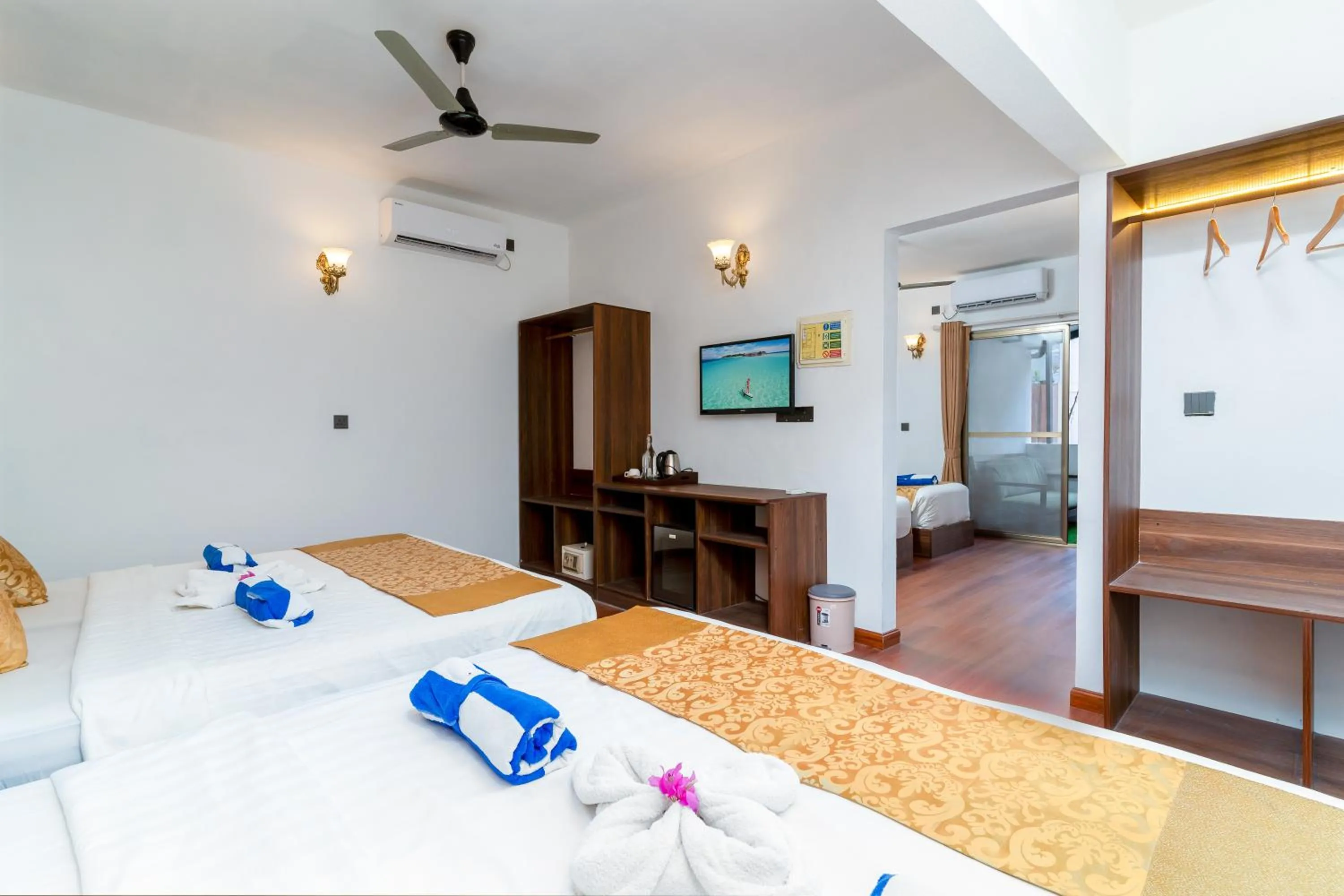Patio, Bed in Ganduvaru Villa