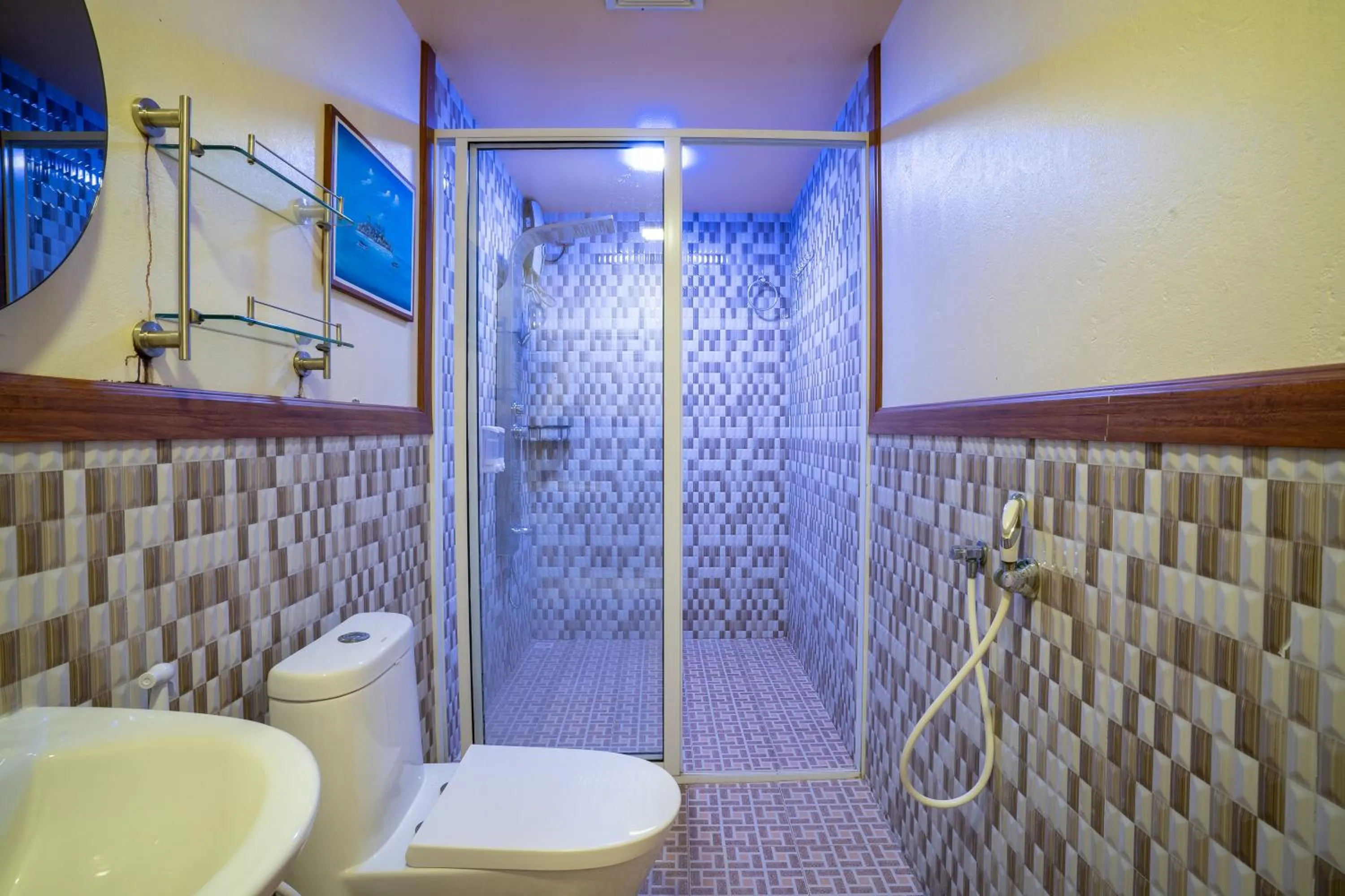 Shower in Ganduvaru Villa
