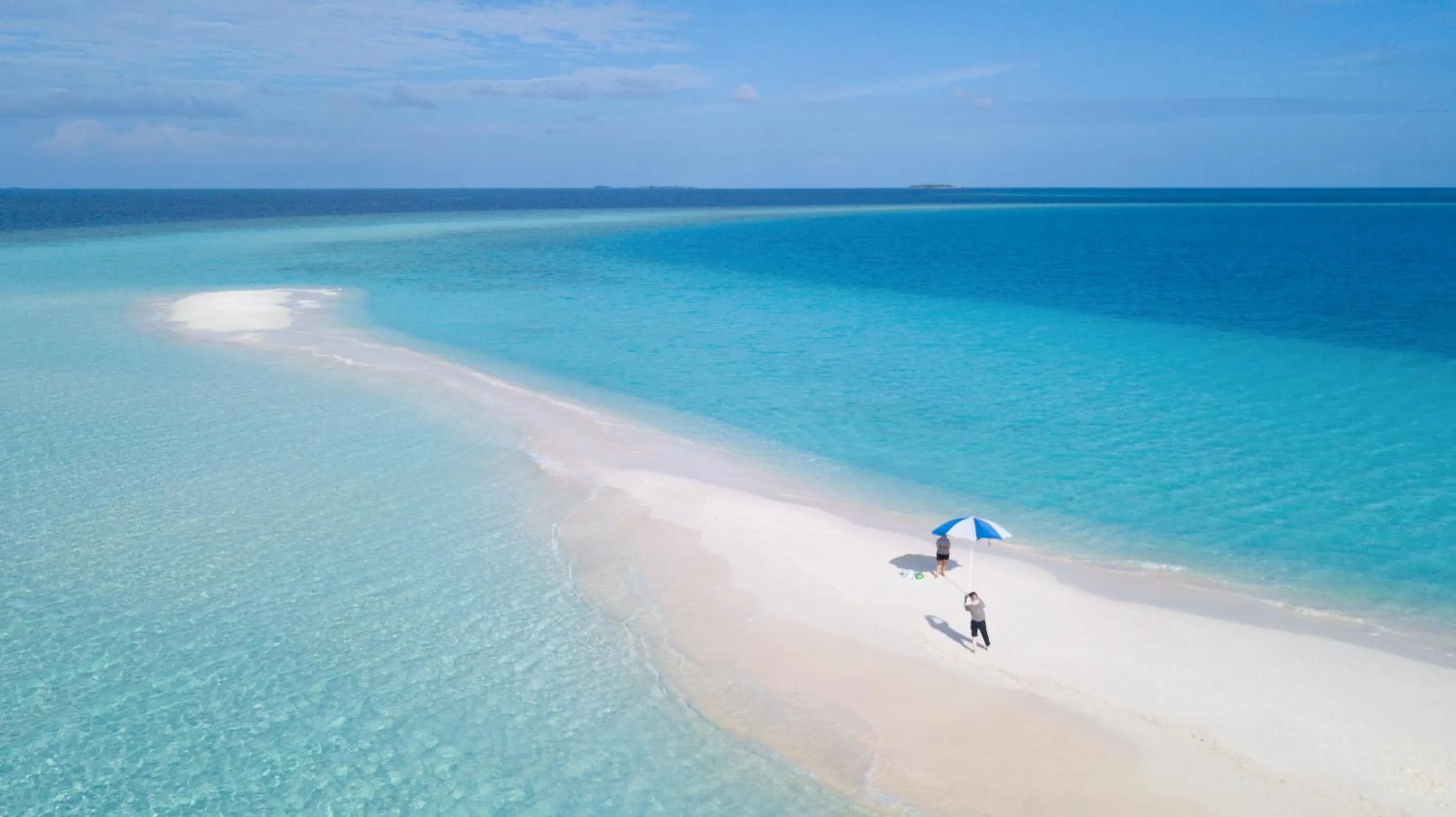 Beach in Ganduvaru Villa