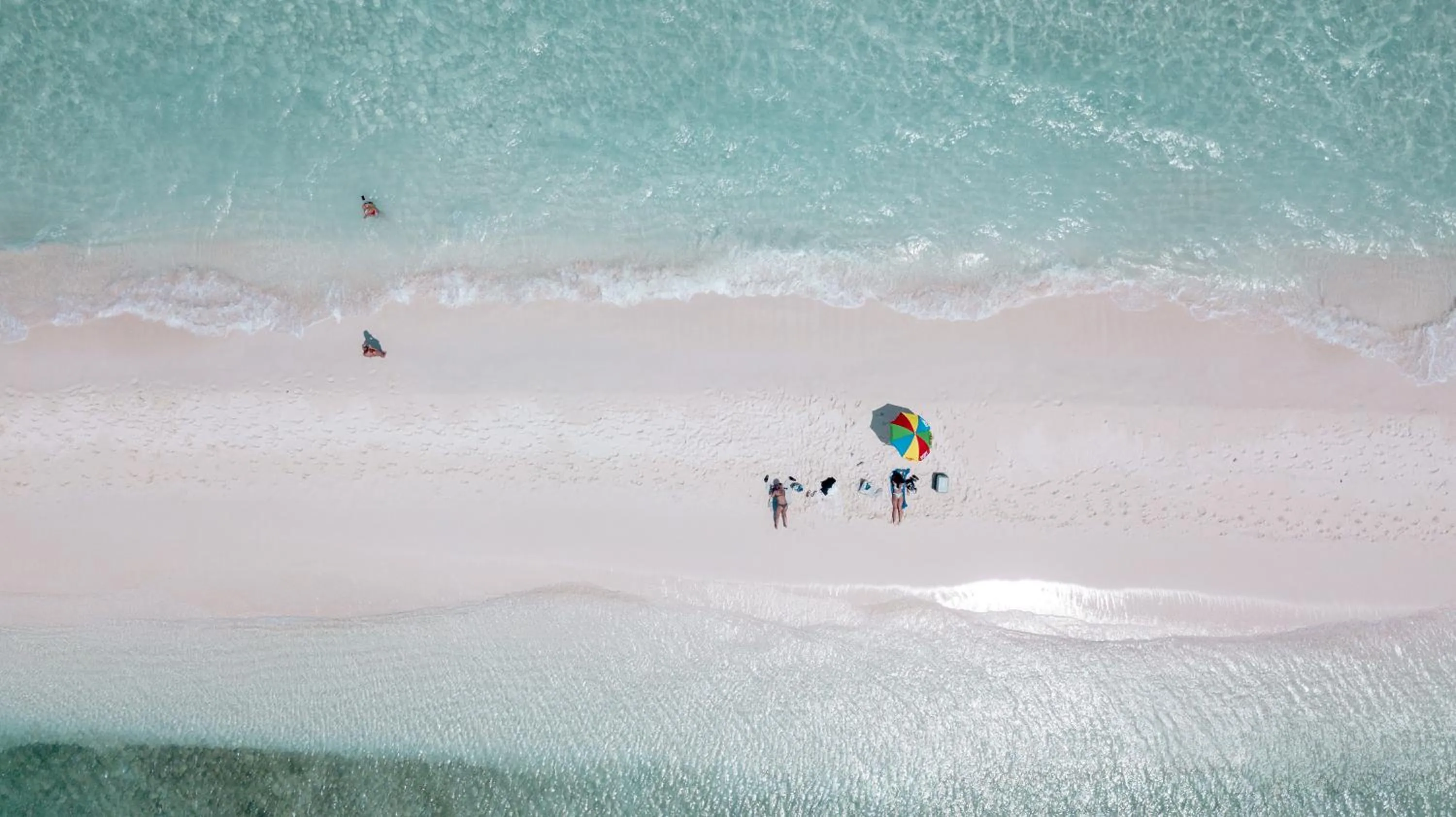 Beach in Ganduvaru Villa