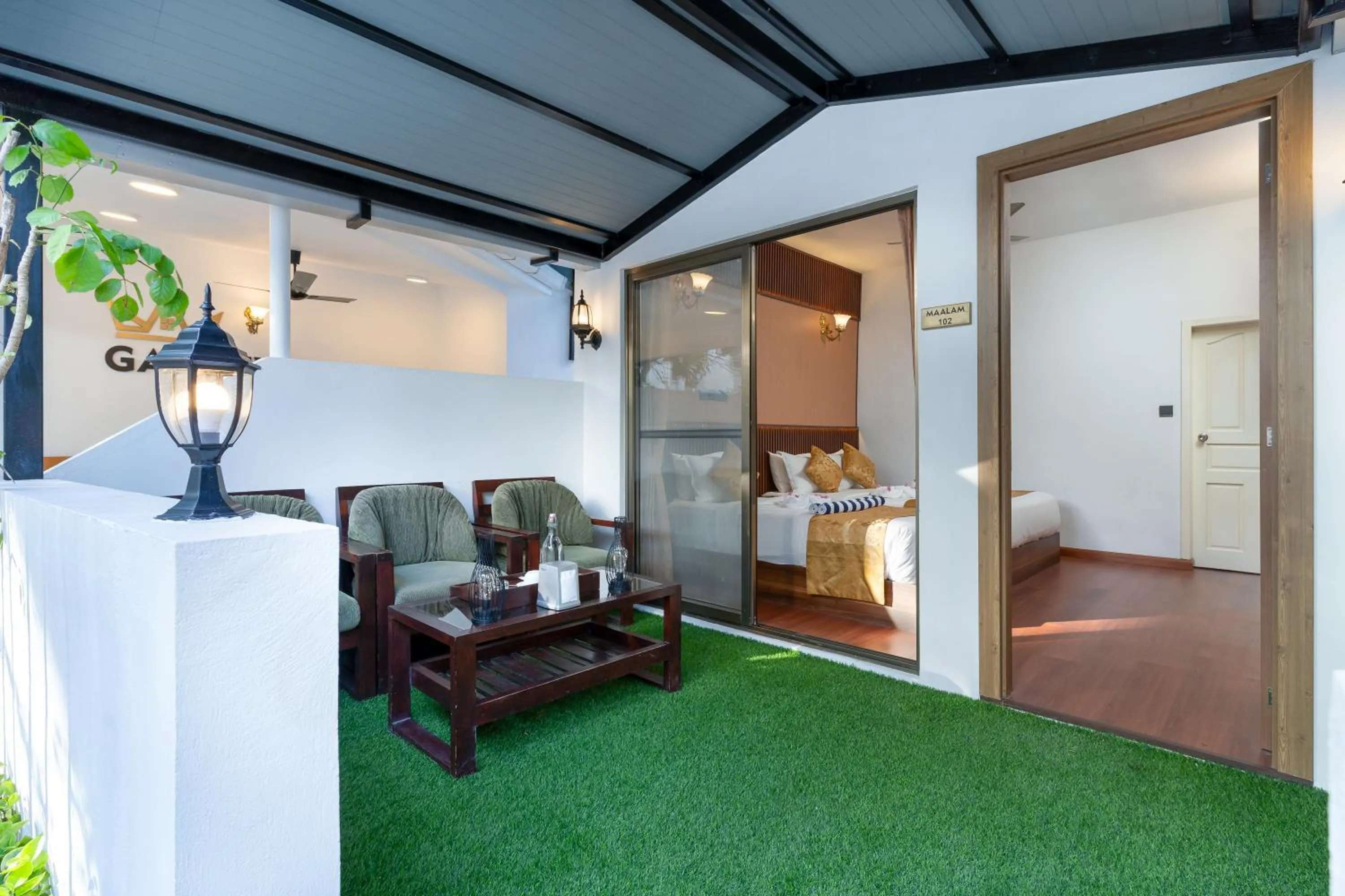 Patio, Bed in Ganduvaru Villa
