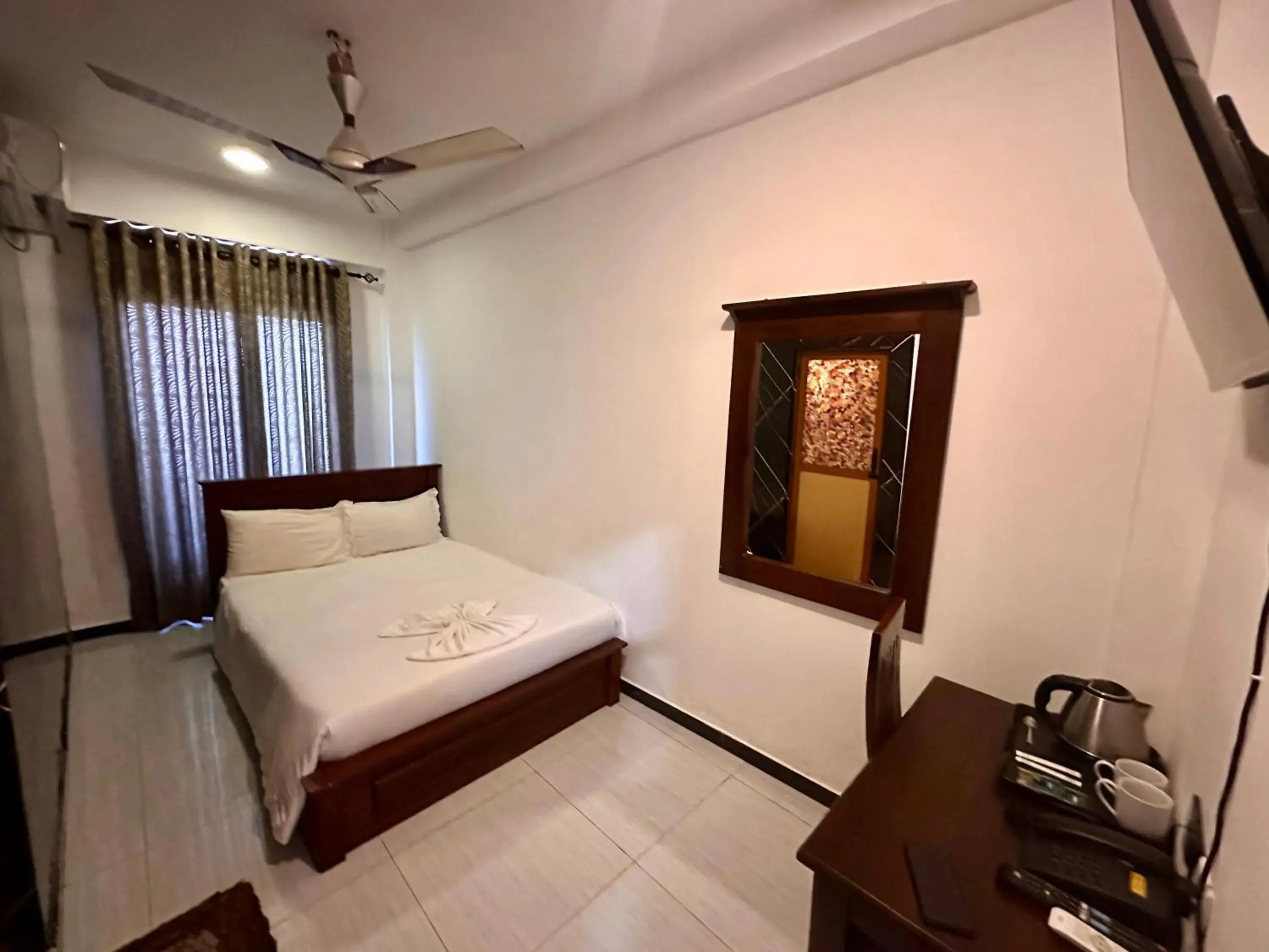 Economy Double Room in Ez Stay Guesthouse Economy Double Room in Ez Stay Guesthouse