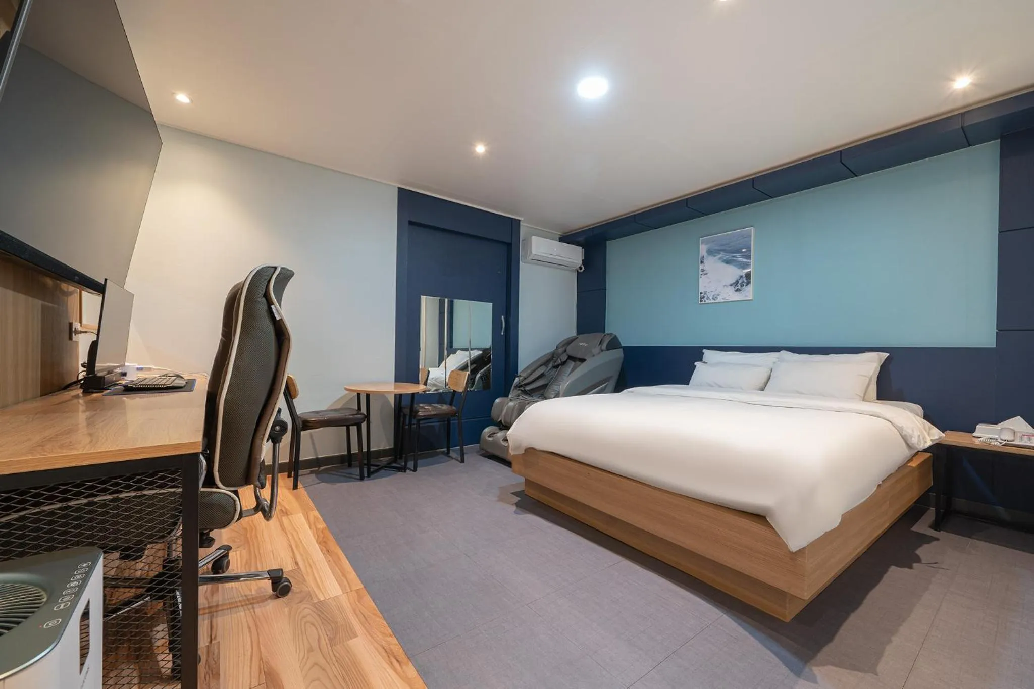 Bed in Curve Hotel Iksan