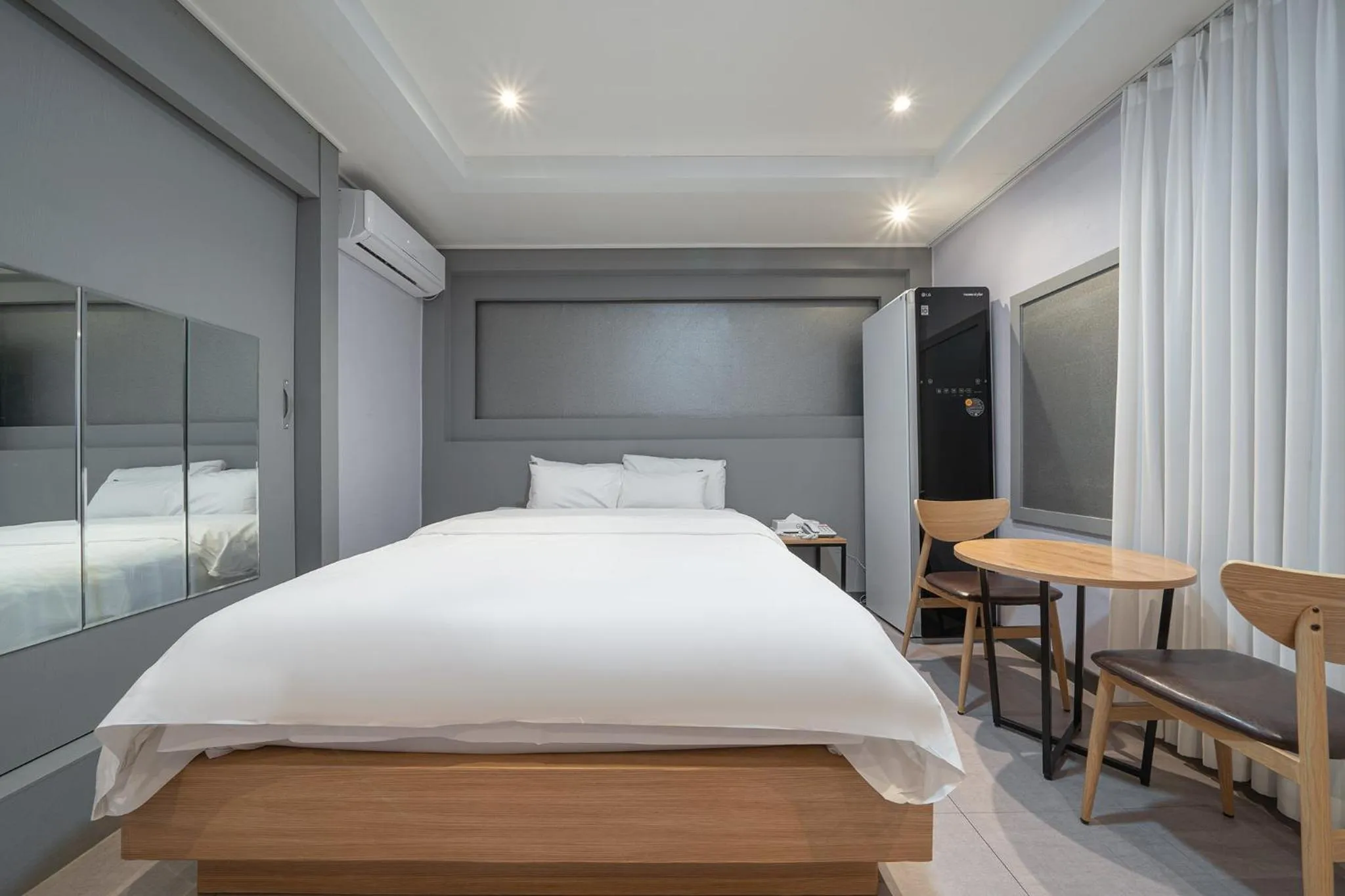 Bed in Curve Hotel Iksan
