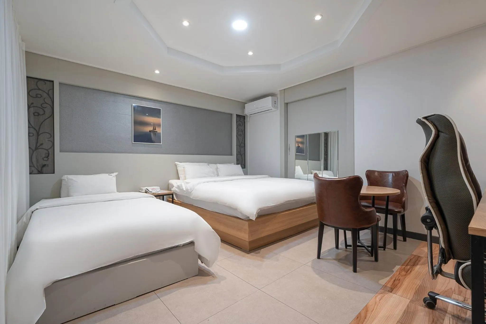 Bed in Curve Hotel Iksan