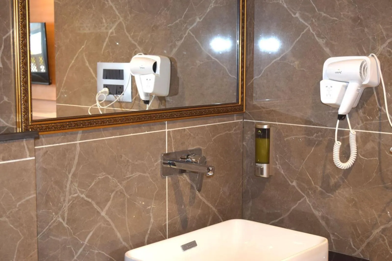 Hotel The Haven - Centrally Heated and Air Conditioned