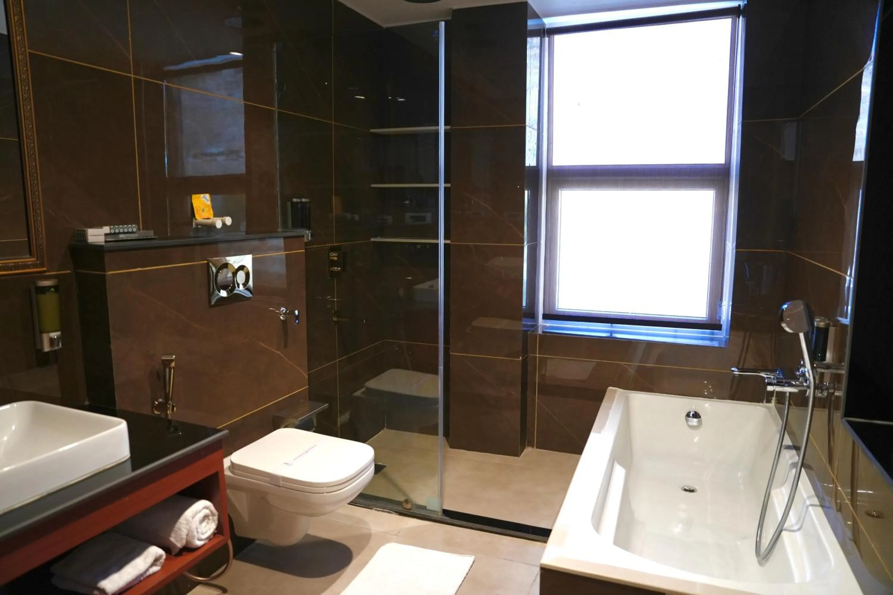 Hotel The Haven - Centrally Heated and Air Conditioned