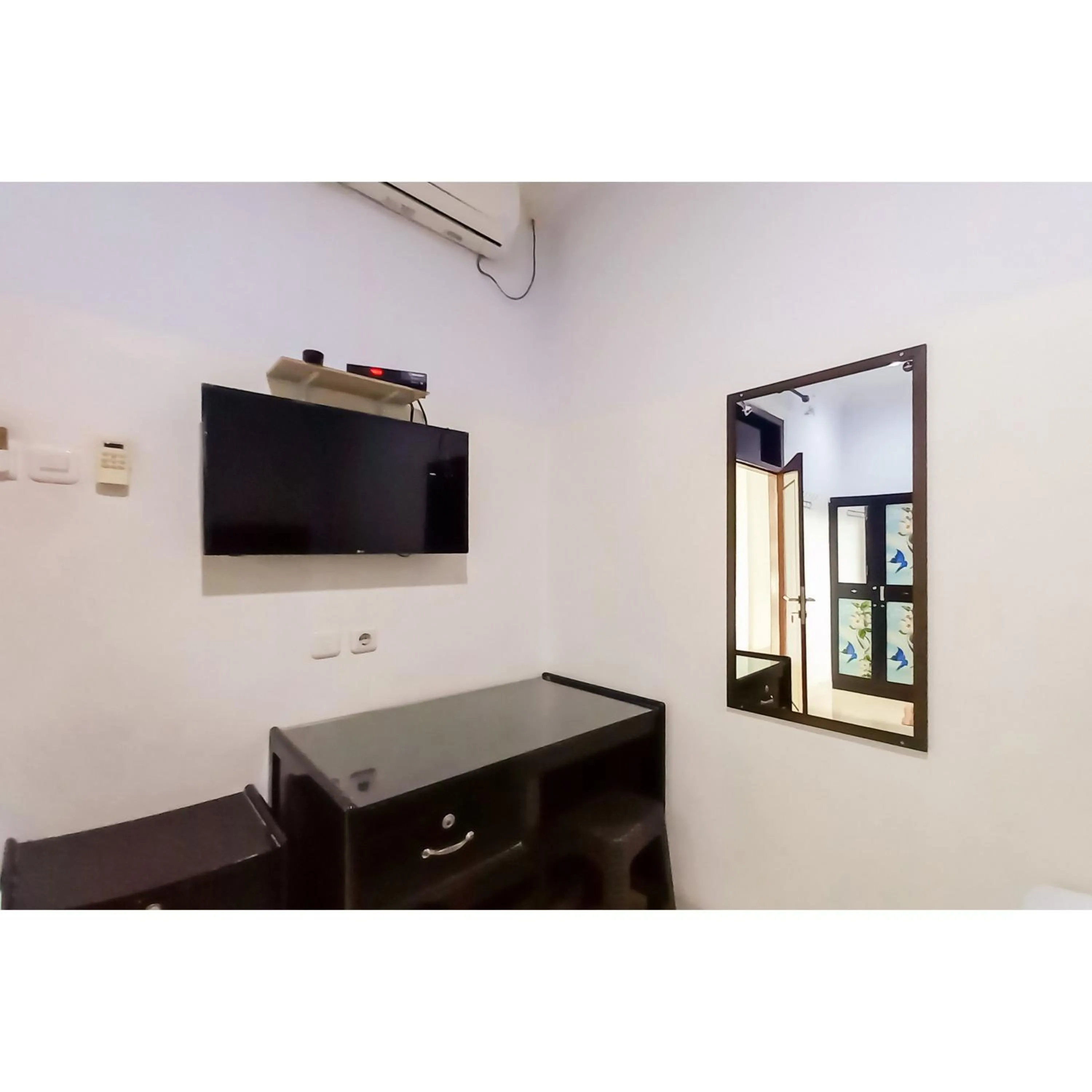 Bedroom in RedDoorz Syariah near Universitas Muhammadiyah Bungo