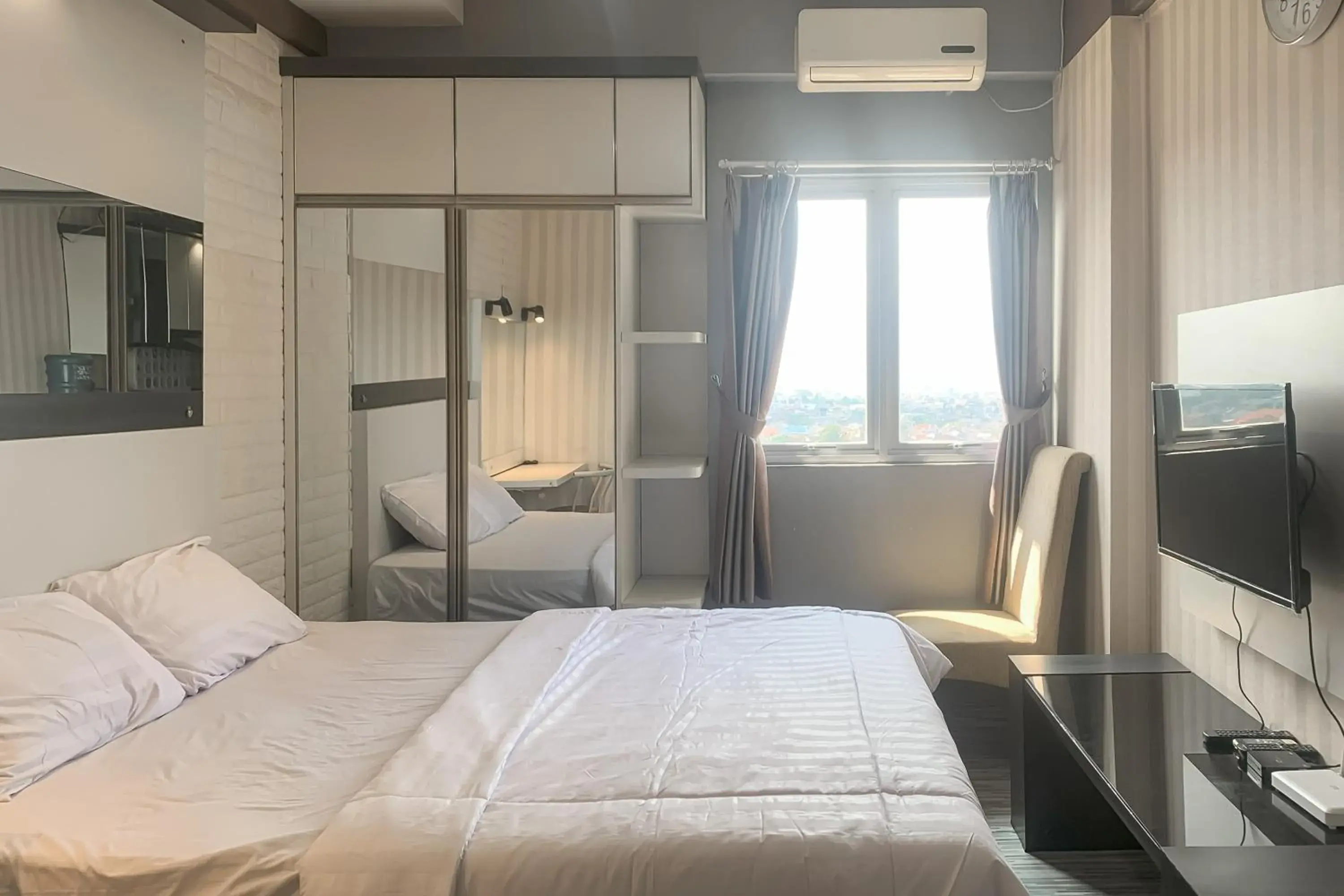 RedLiving Apartemen The Suites Metro - KS 2 Property Tower E RedLiving Apartemen The Suites Metro - KS 2 Property Tower E