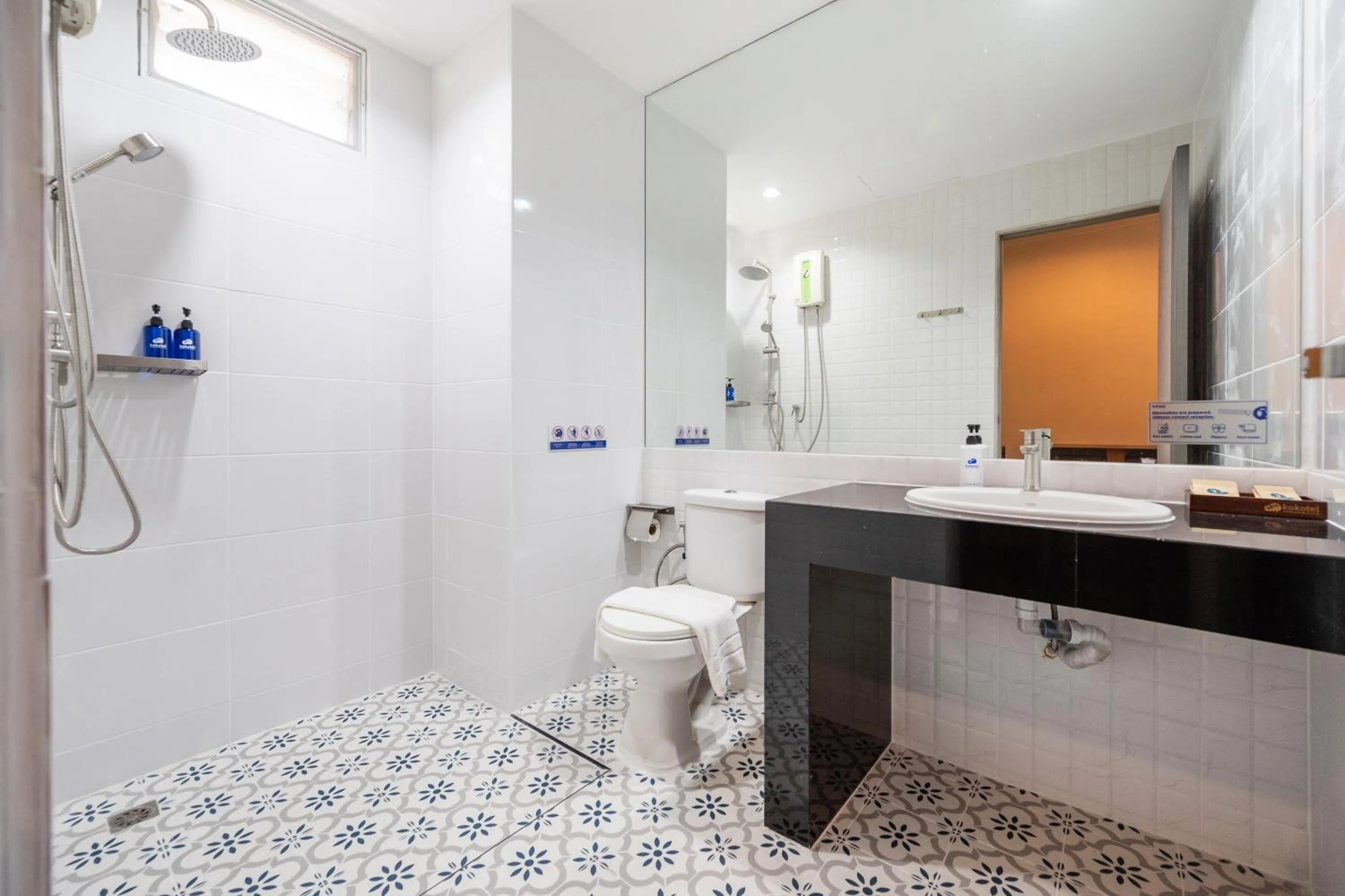 Shower in Kokotel Pattaya North Beach