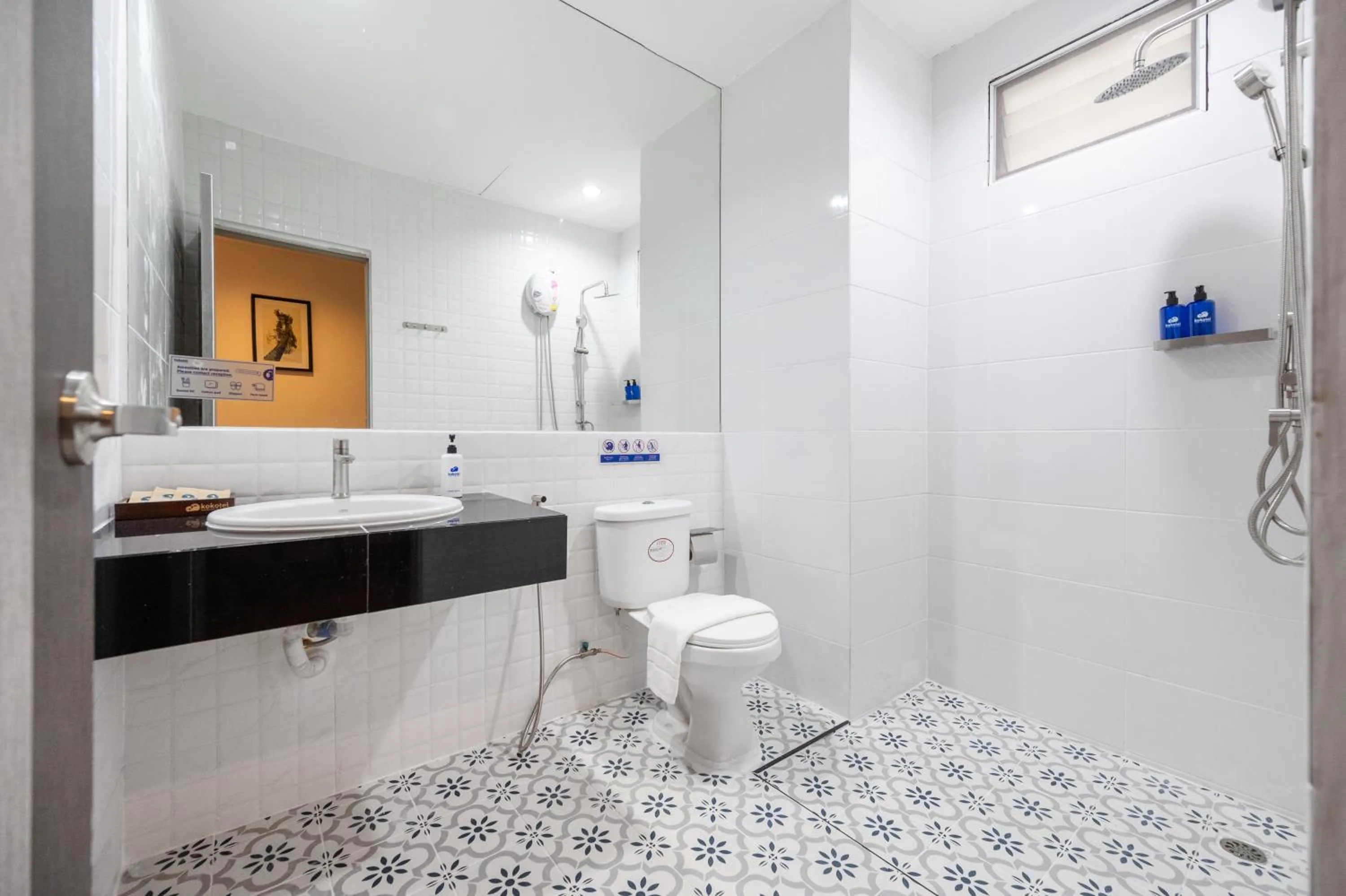 Shower in Kokotel Pattaya North Beach