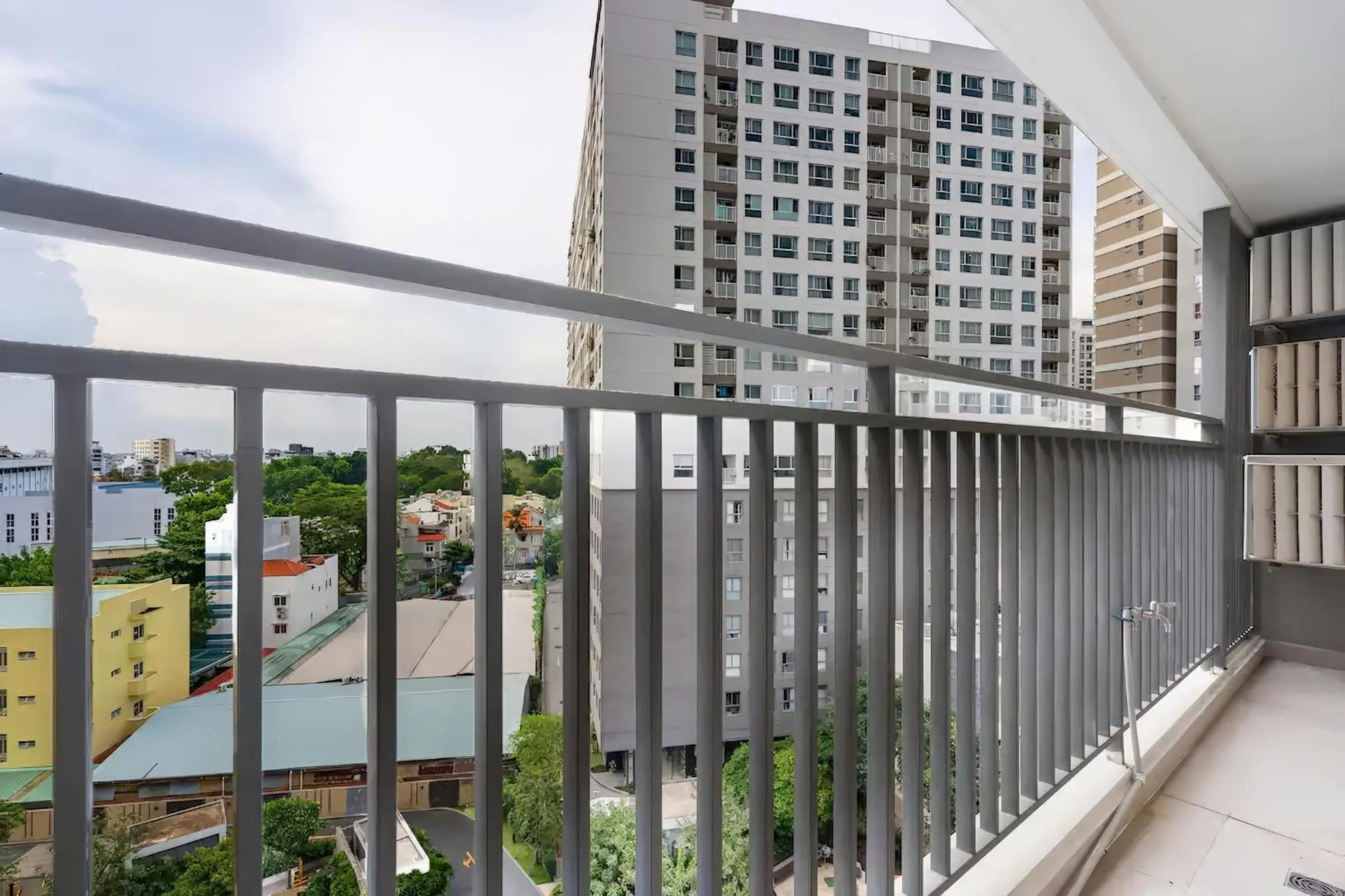 Property building in RAINBOW Sky Center TSN Airport