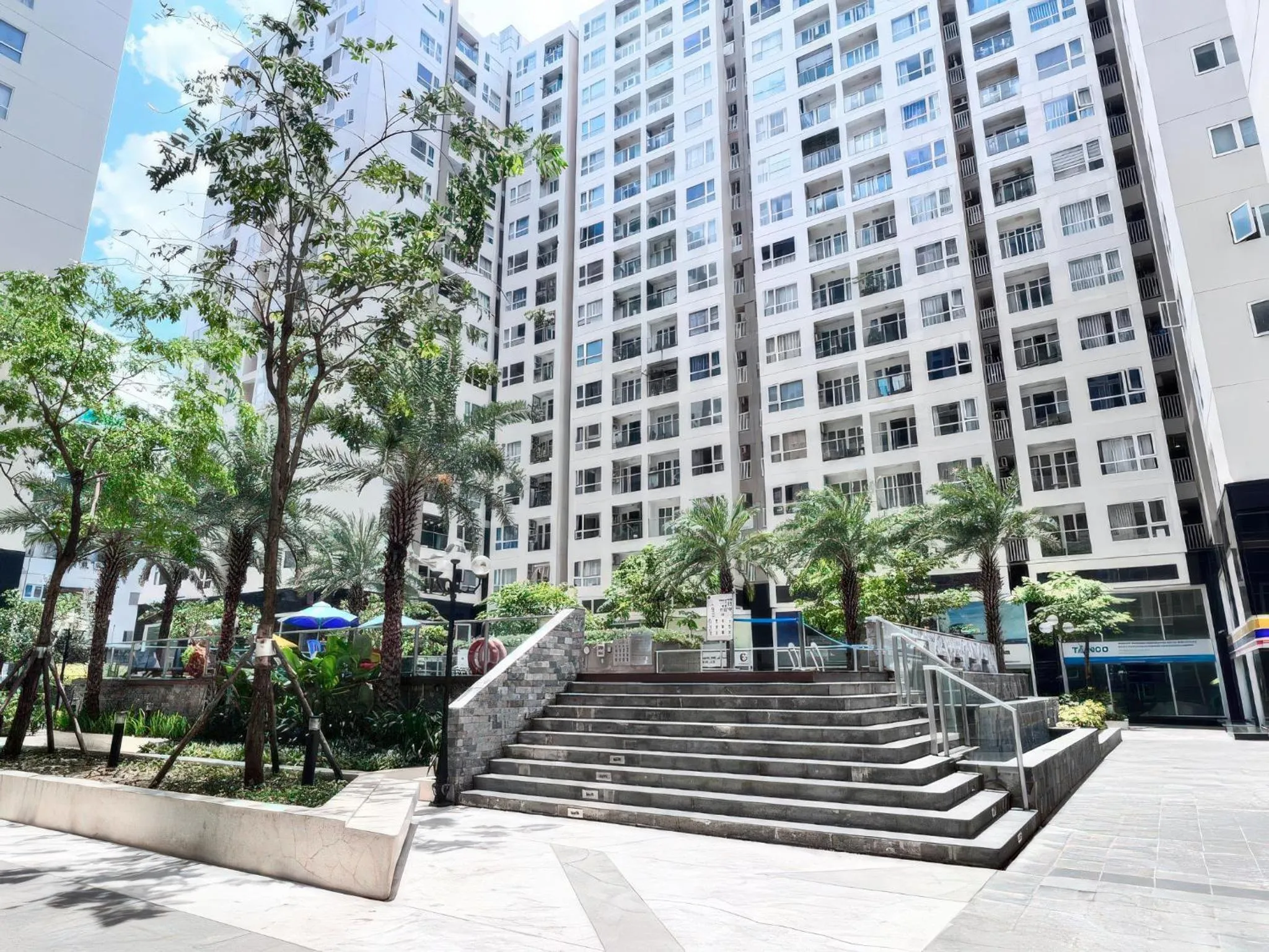 Property building in RAINBOW Sky Center TSN Airport