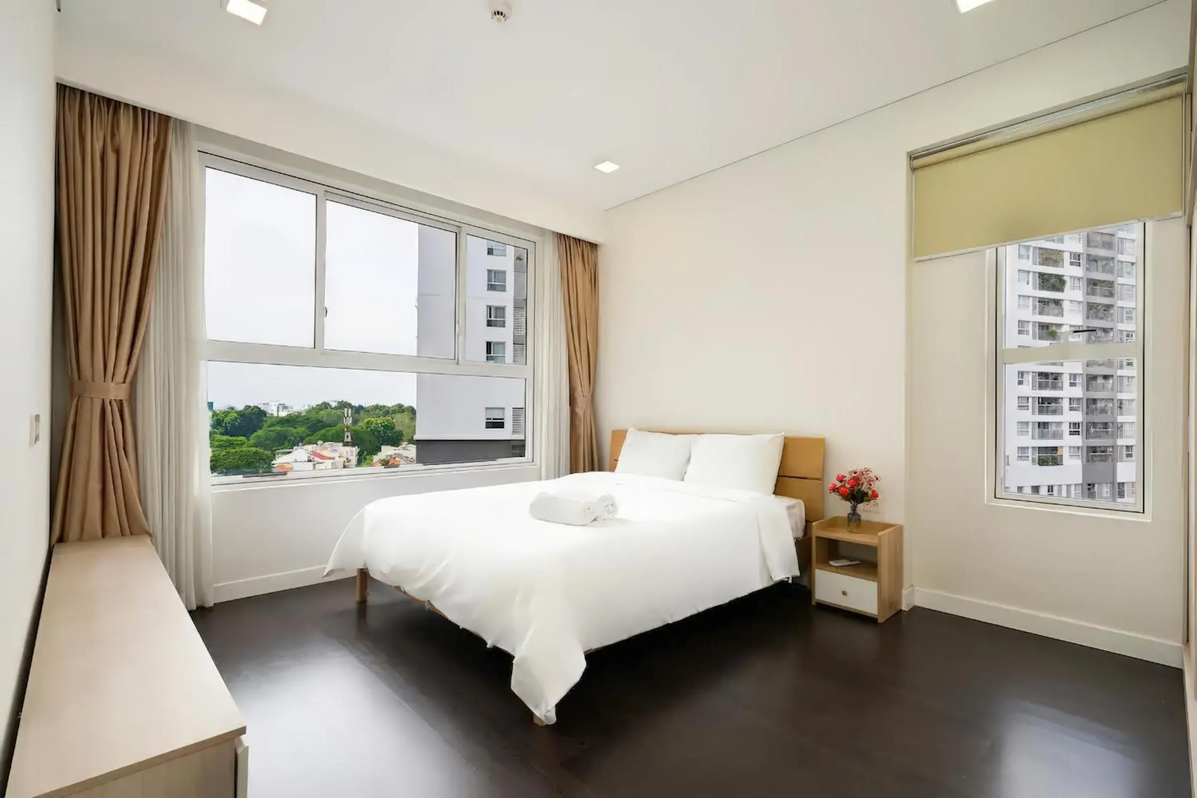 Property building, Bed in RAINBOW Sky Center TSN Airport