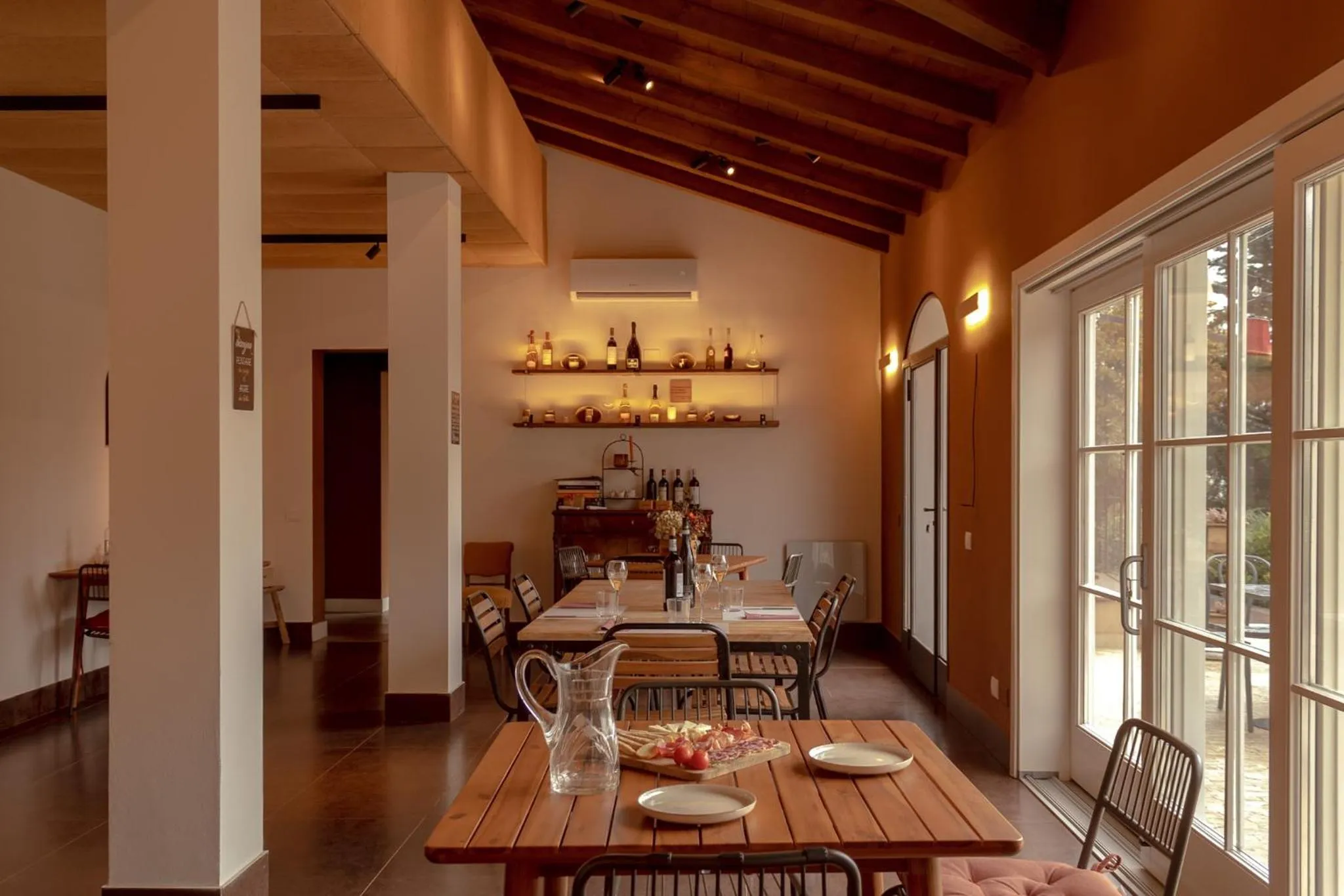 Restaurant/places to eat in Luce Boutique Hotel