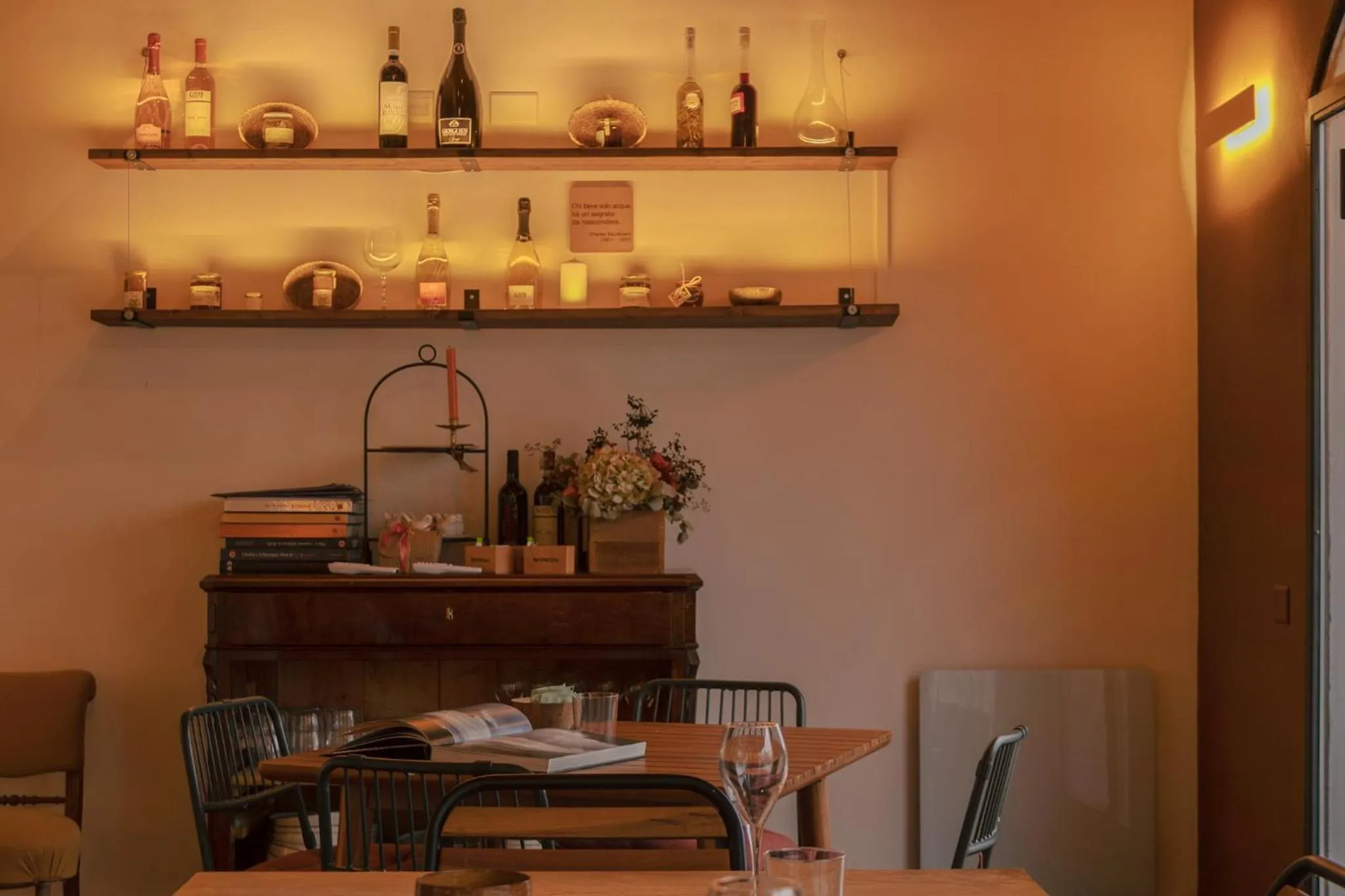 Restaurant/places to eat in Luce Boutique Hotel