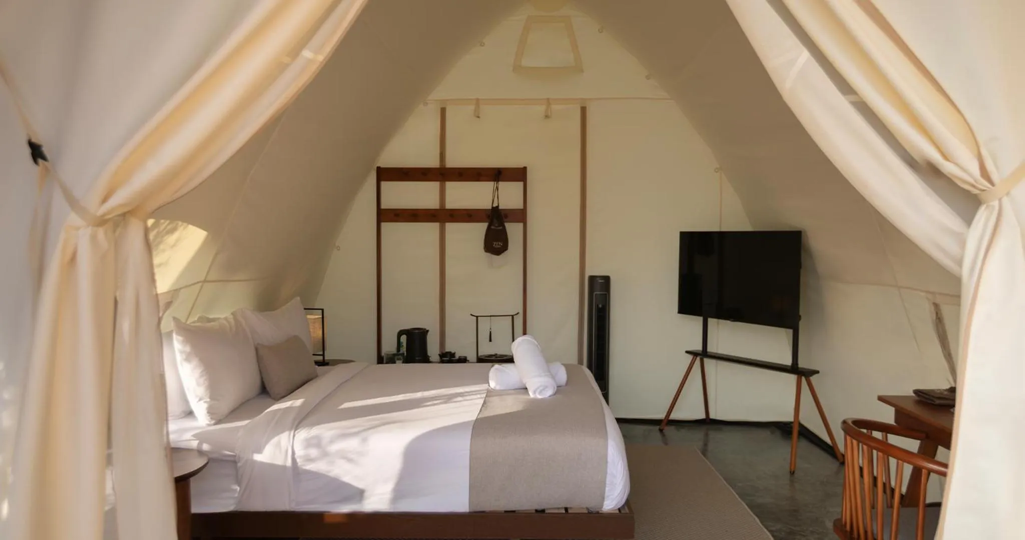 TV and multimedia, Bed in Zen By Stellar Cameron