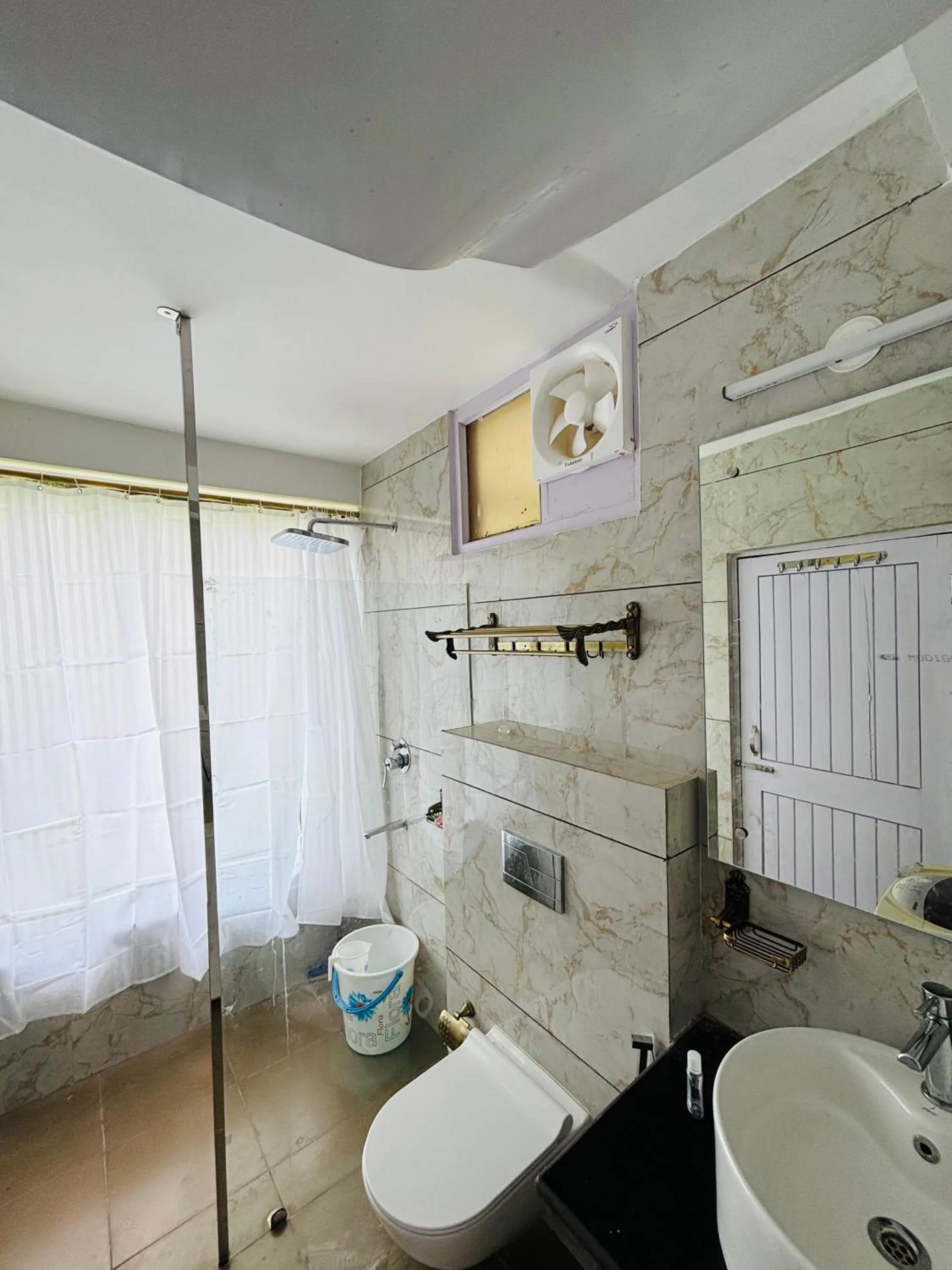 Shower in The Gruhum