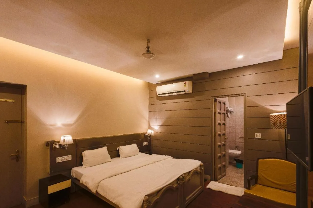 Photo of the whole room, Bed in Heritage Kuchaman Haveli