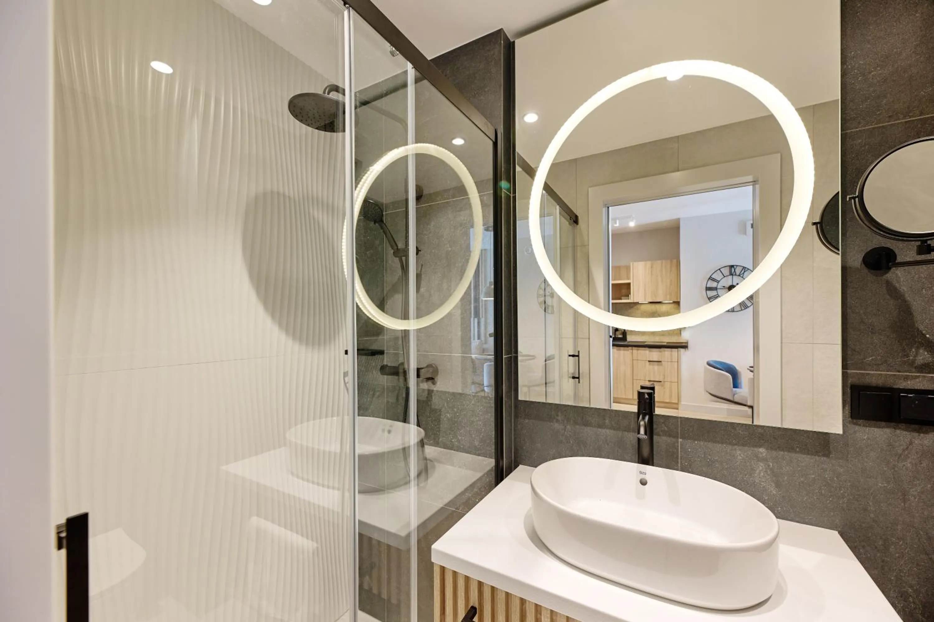 Shower in Resort Baltic Waves Apartments - Pool & Spa